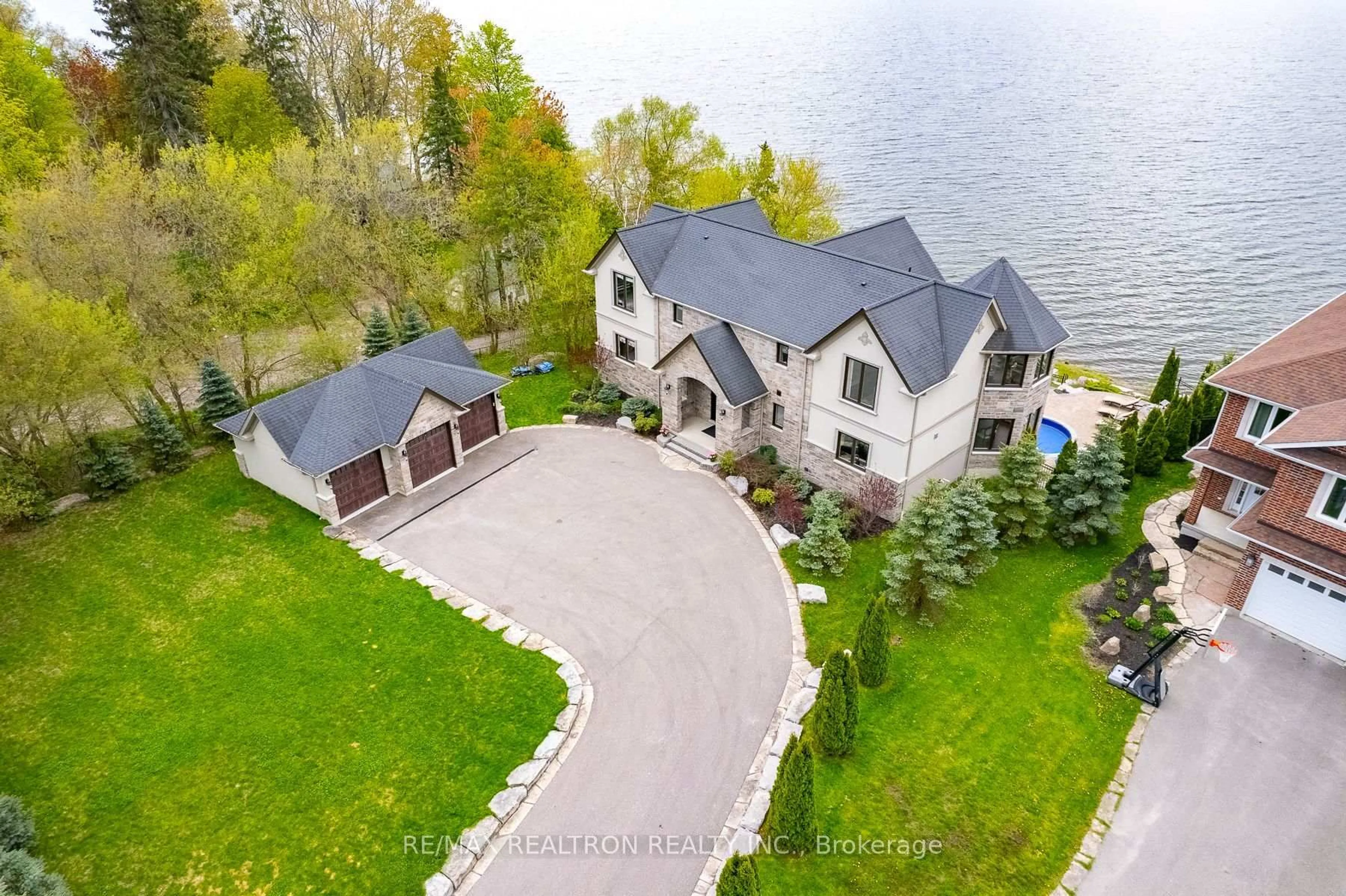 A pic from outside/outdoor area/front of a property/back of a property/a pic from drone, water/lake/river/ocean view for 82 Percy Cres, Scugog Ontario L9L 1B4