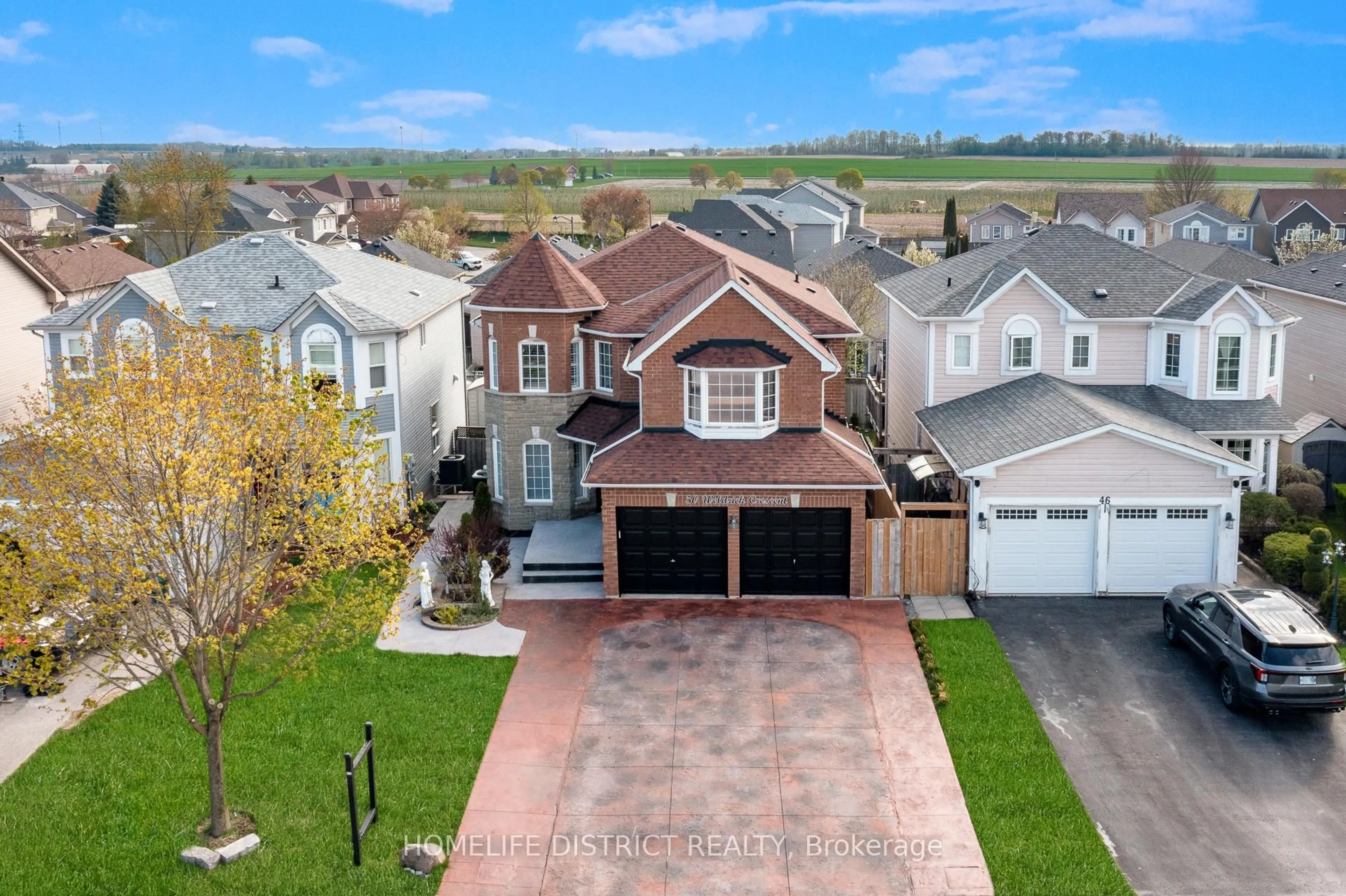 A pic from outside/outdoor area/front of a property/back of a property/a pic from drone, street for 50 Weldrick Cres, Clarington Ontario L1C 5E7