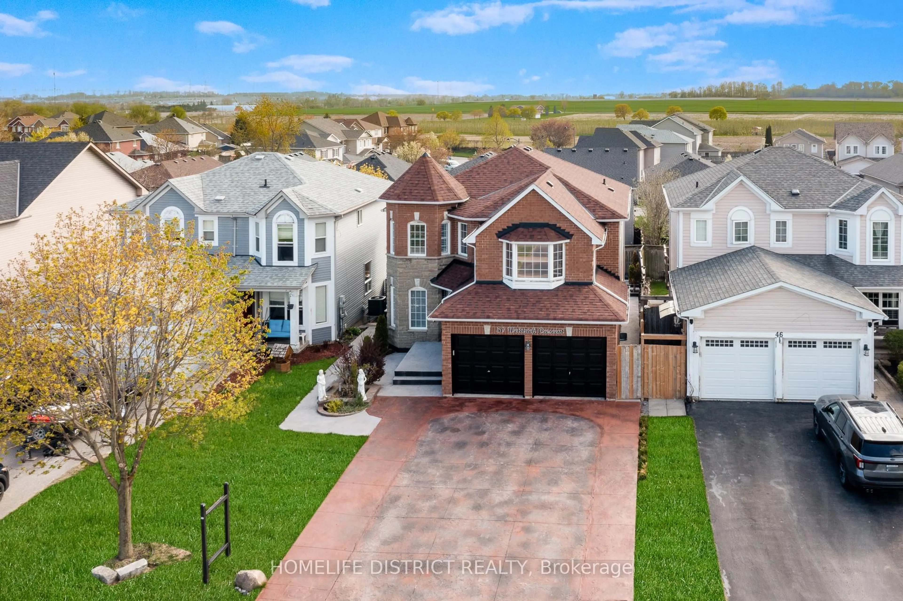 A pic from outside/outdoor area/front of a property/back of a property/a pic from drone, street for 50 Weldrick Cres, Clarington Ontario L1C 5E7