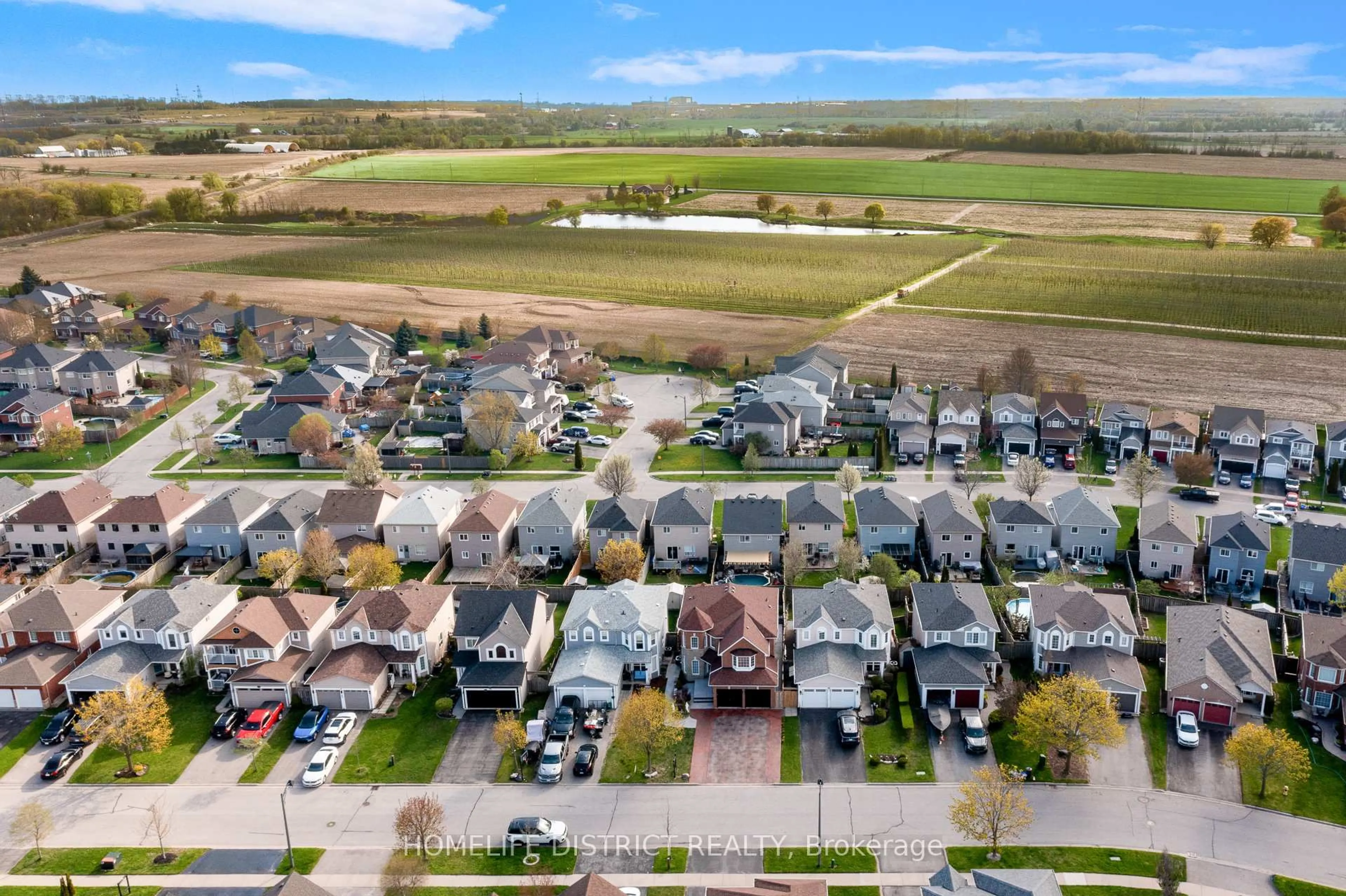 A pic from outside/outdoor area/front of a property/back of a property/a pic from drone, street for 50 Weldrick Cres, Clarington Ontario L1C 5E7