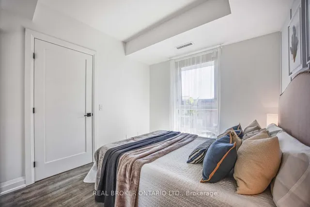 Additional image 11 of 2369 Danforth Ave Unit 210