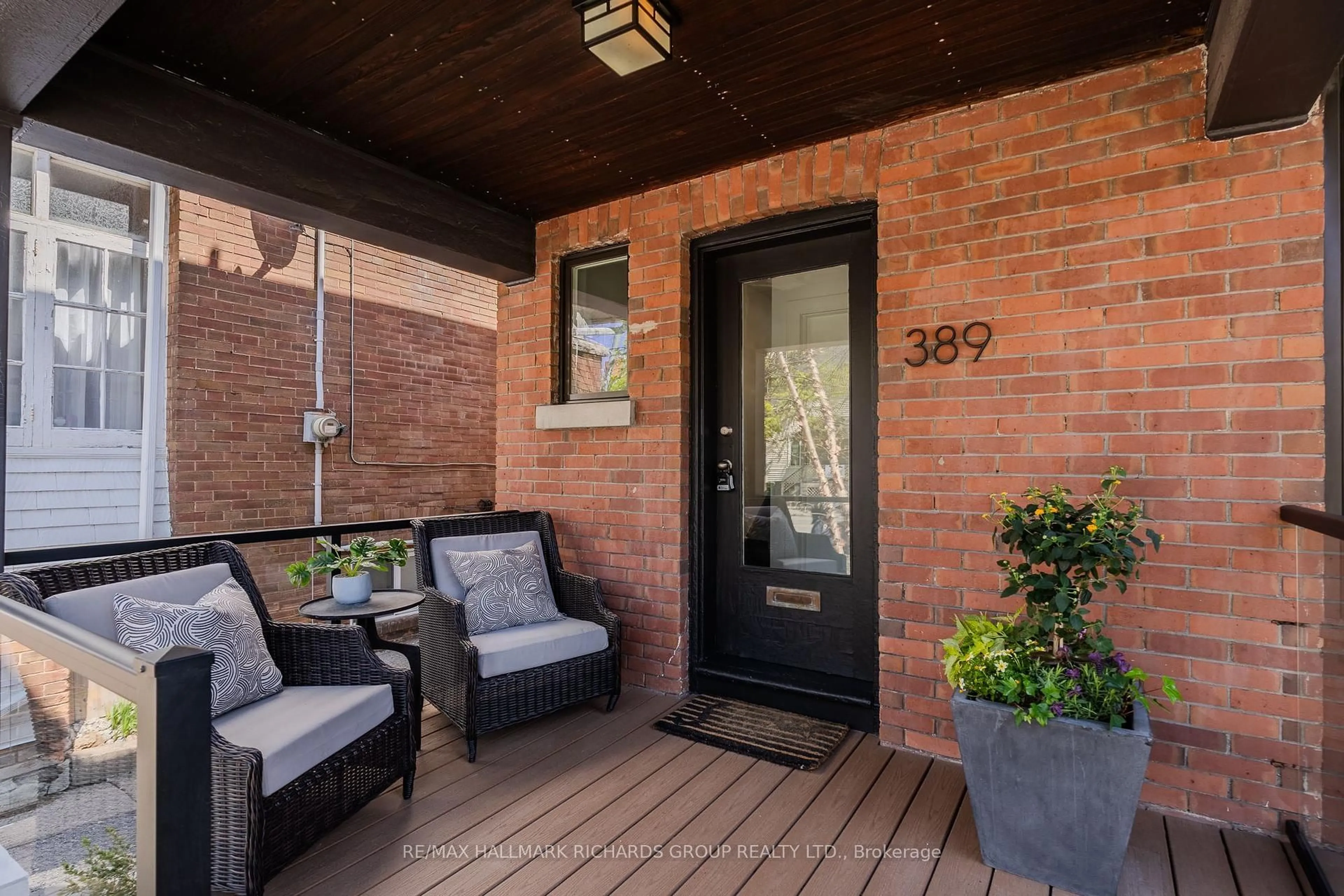 Patio, street for 389 Woodbine Ave, Toronto Ontario M4L 3P7