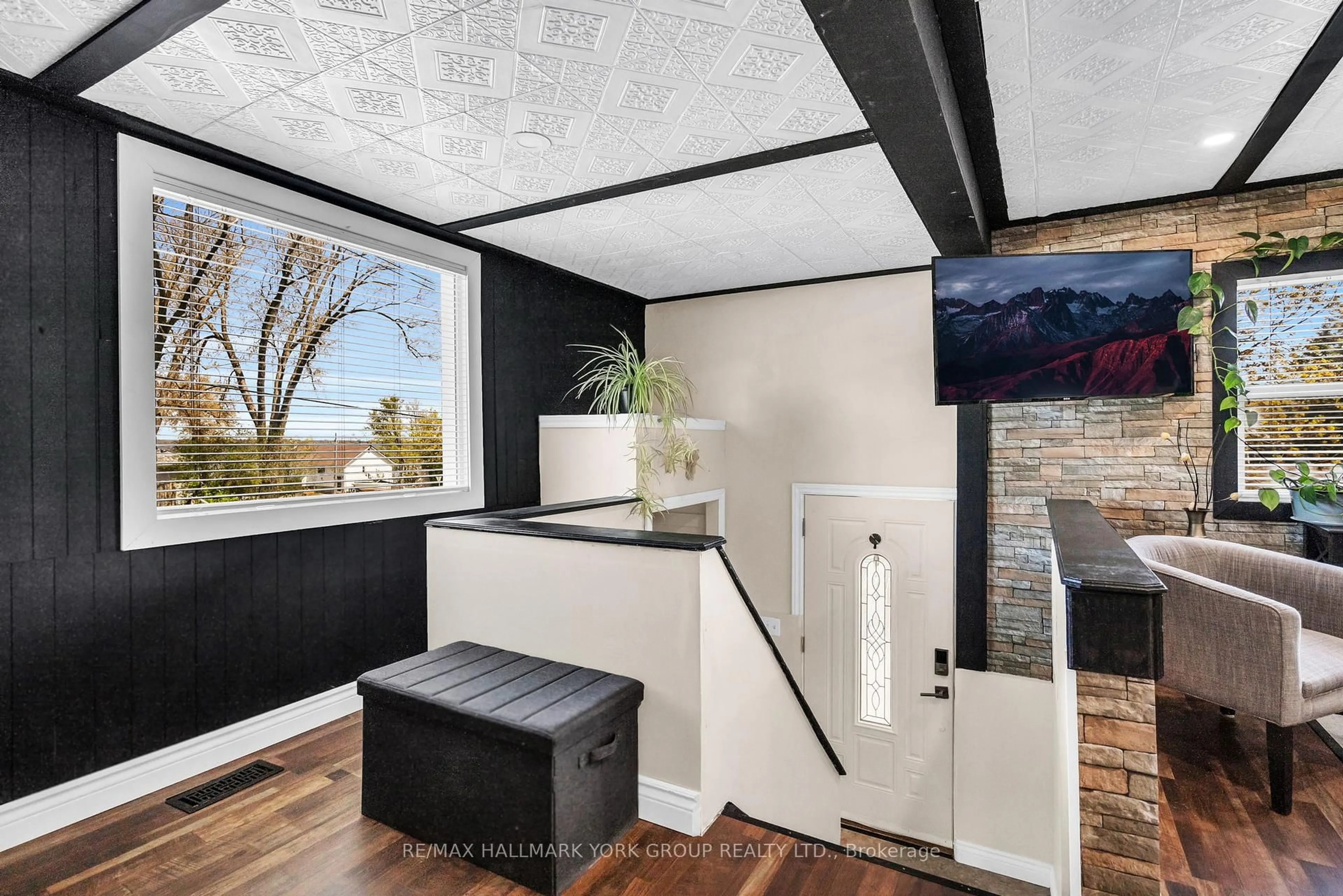 Contemporary kitchen, unknown for 152 Centre St, Scugog Ontario L0B 1E0