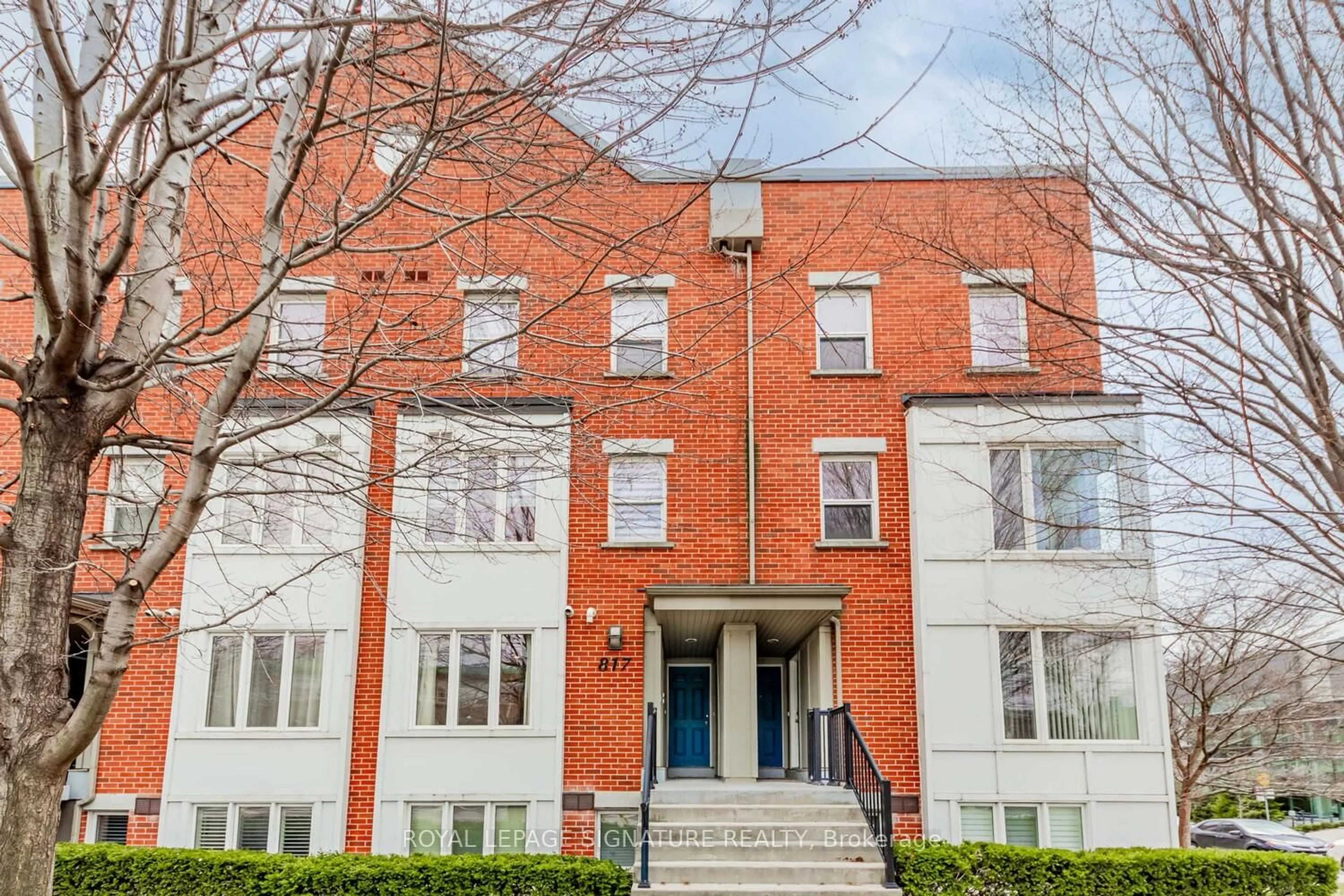 Home with brick exterior material, street for 817 Dundas St #5, Toronto Ontario M4M 1P9
