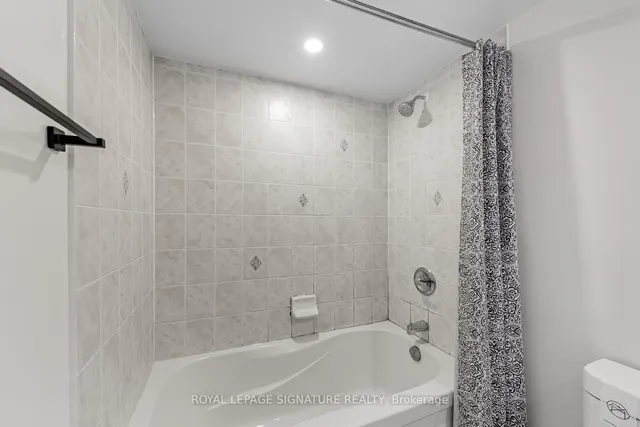Additional property image - 817 Dundas St Unit 5