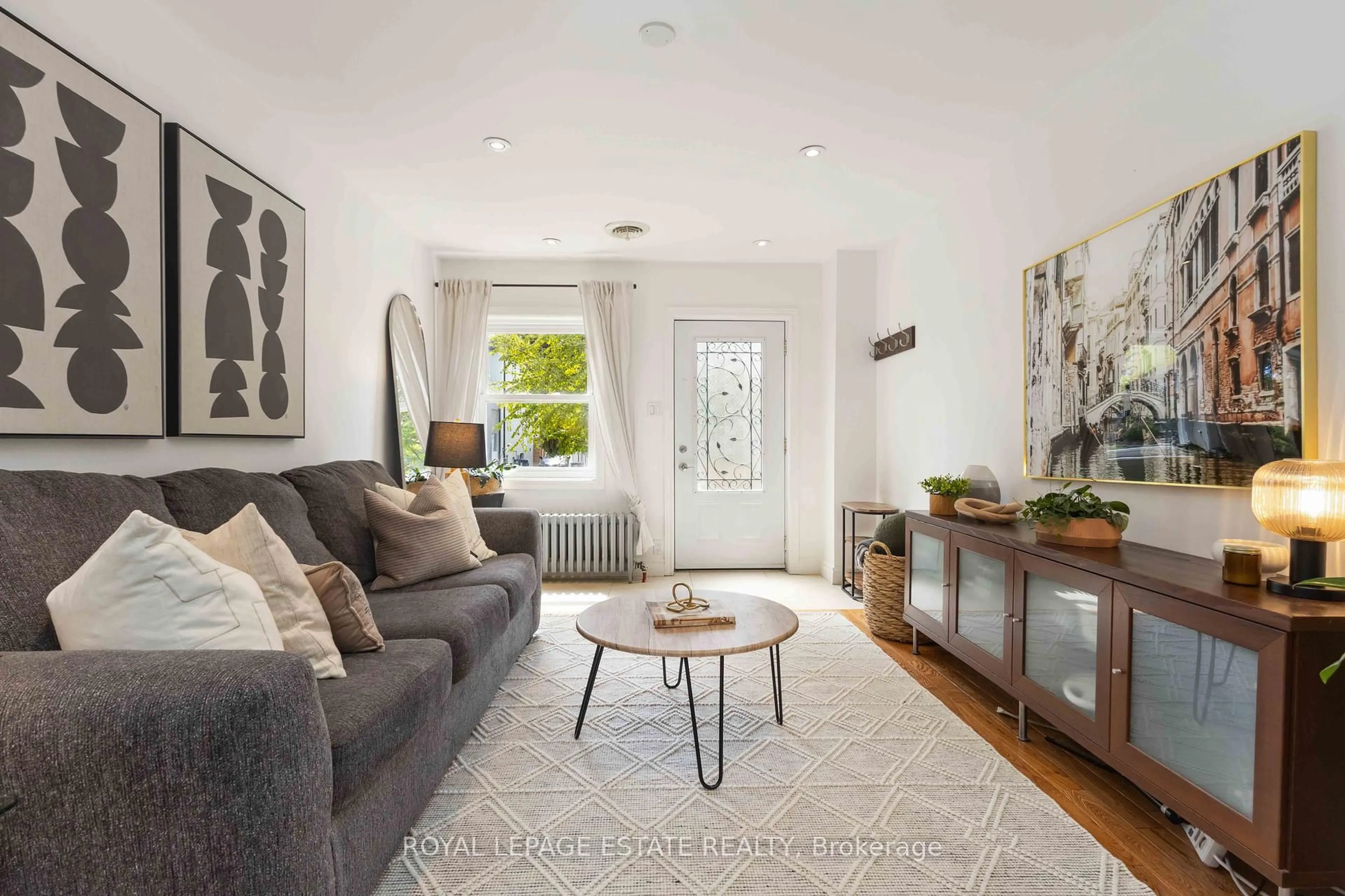 Living room with furniture, unknown for 185 Oak Park Ave, Toronto Ontario M4C 4N1