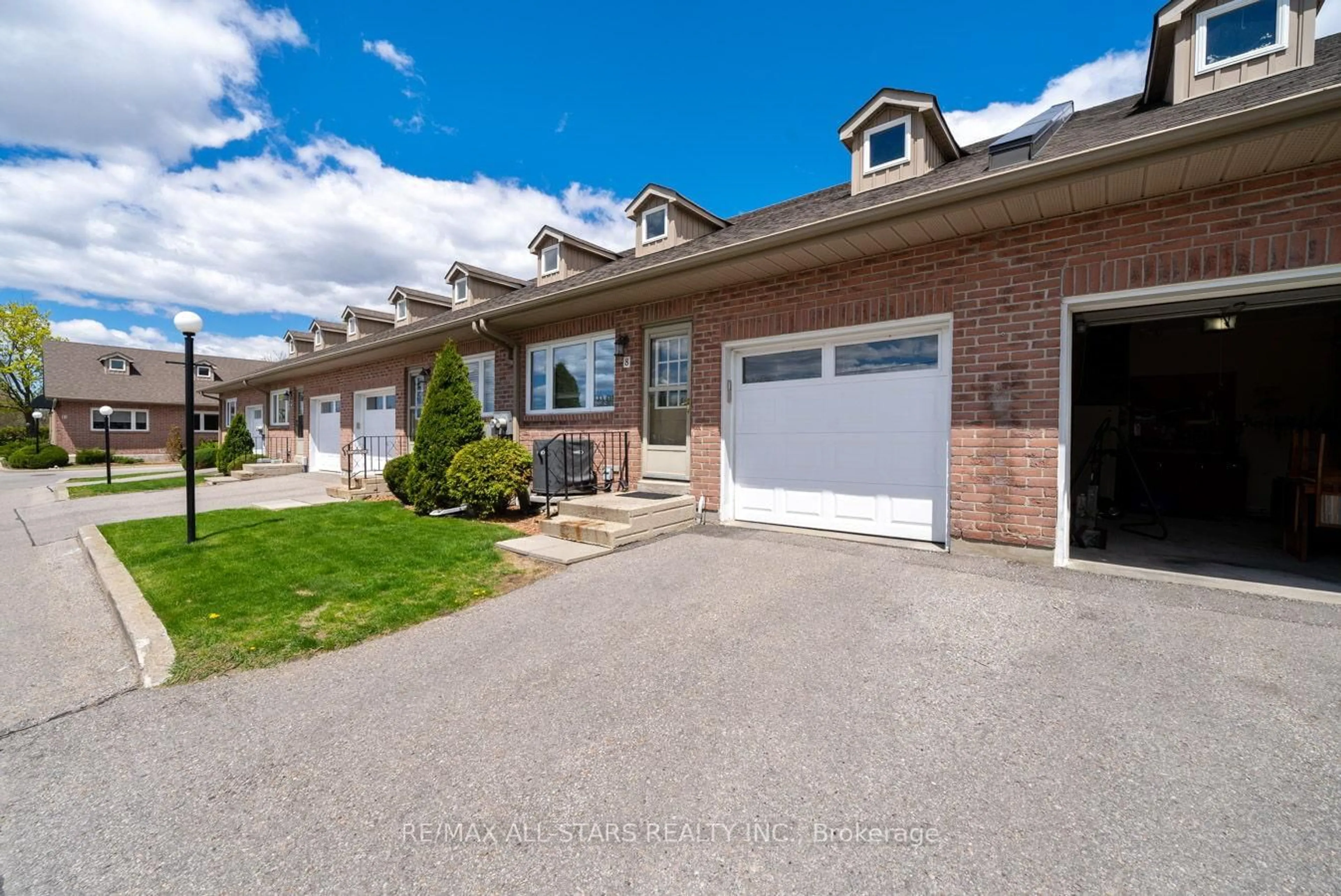 Unknown for 234 Water St #8, Scugog Ontario L9L 1C4