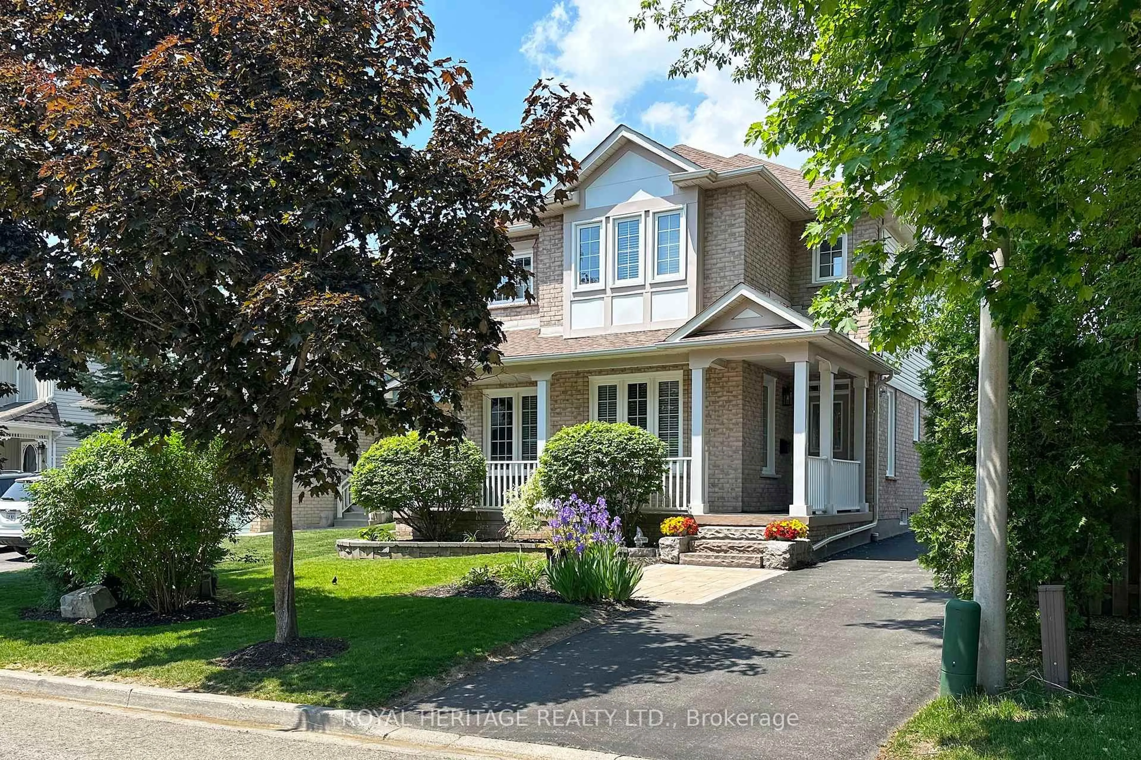 Home with vinyl exterior material, street for 8 Bedell Cres, Whitby Ontario L1R 2N8