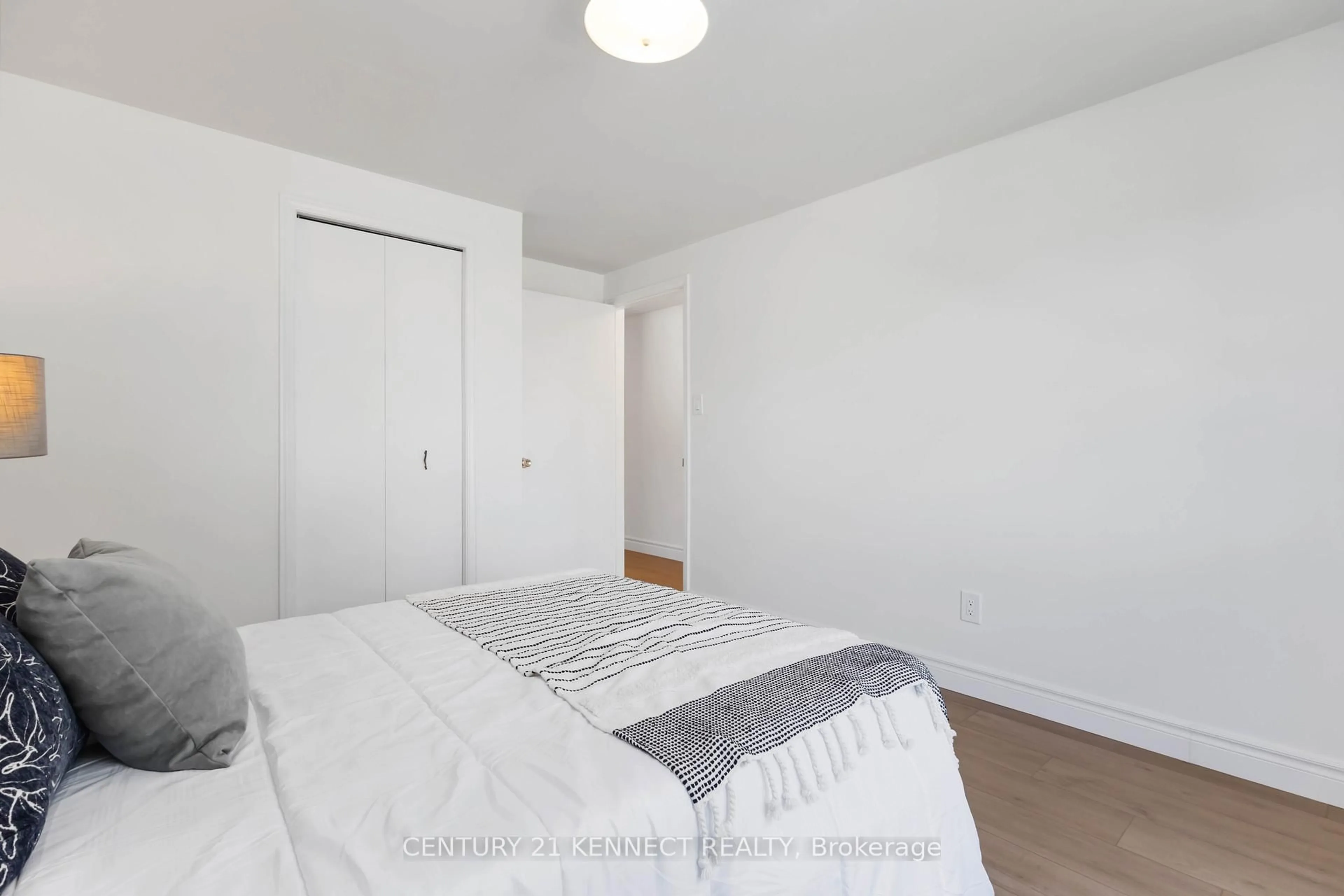 Bedroom with bed, unknown for 100 Briarscross Blvd, Toronto Ontario M1S 3K5
