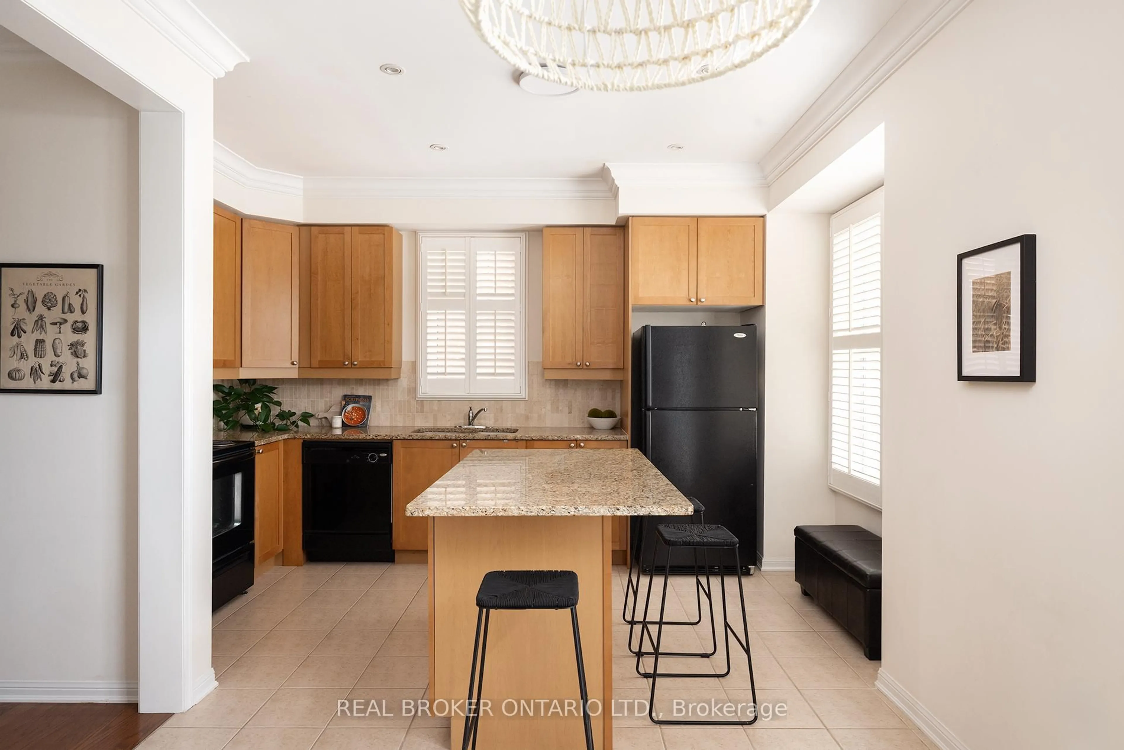Open concept kitchen, ceramic/tile floor for 24 Yates Ave, Toronto Ontario M1L 0C8