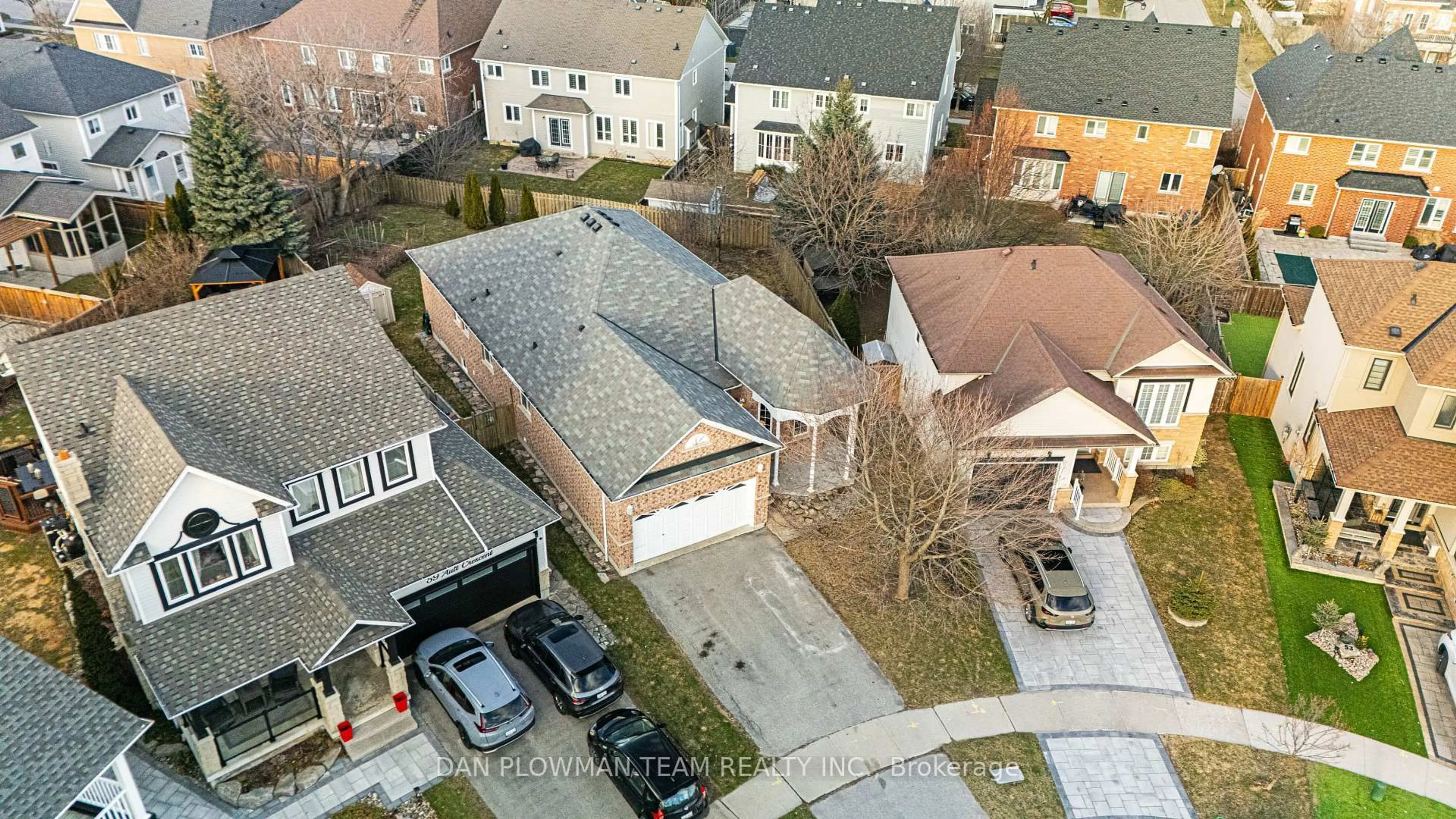 A pic from outside/outdoor area/front of a property/back of a property/a pic from drone, street for 57 Ault Cres, Whitby Ontario L1M 2G7