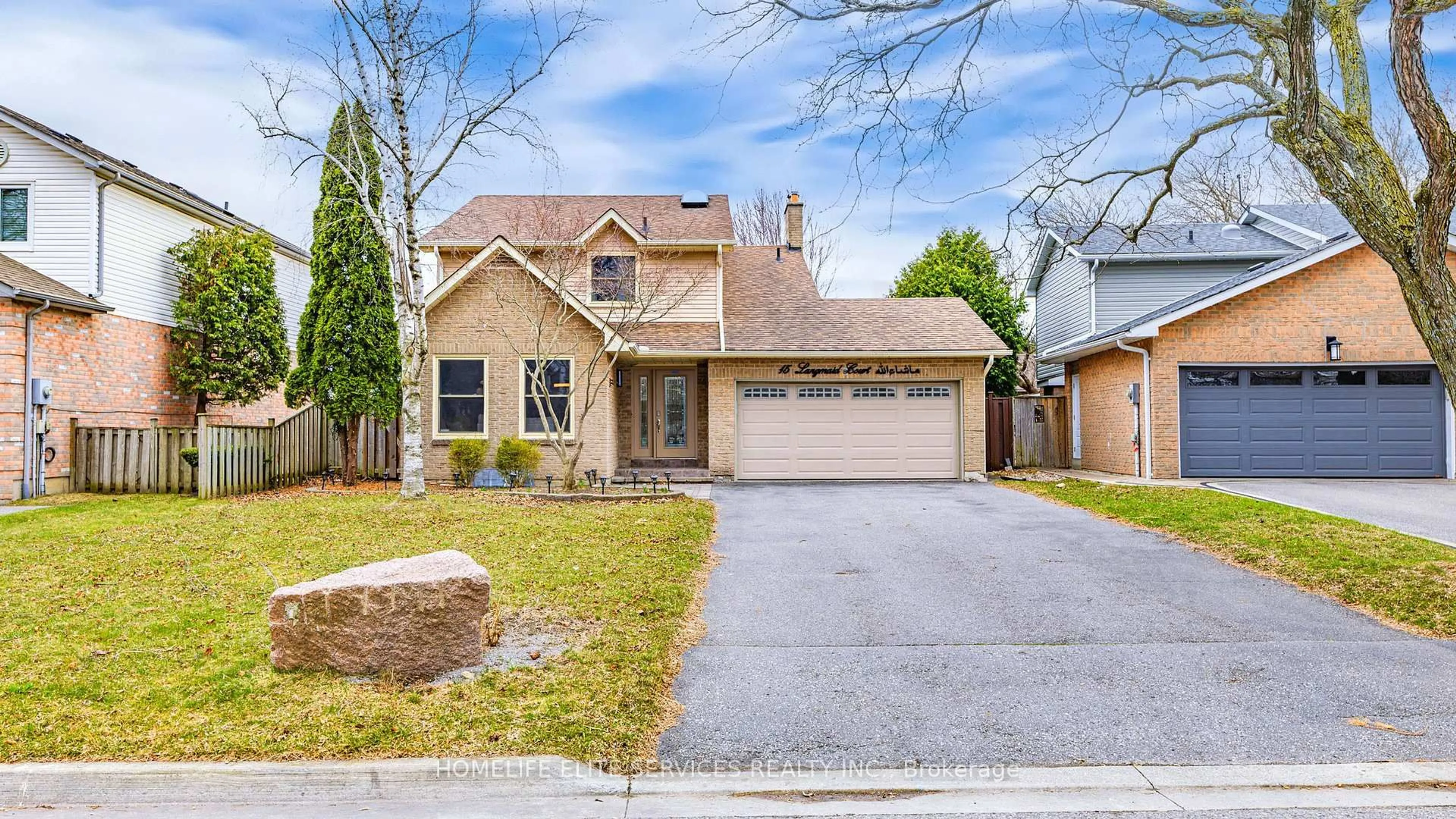 Home with brick exterior material, street for 15 Langmaid Crt, Whitby Ontario L1N 6M7