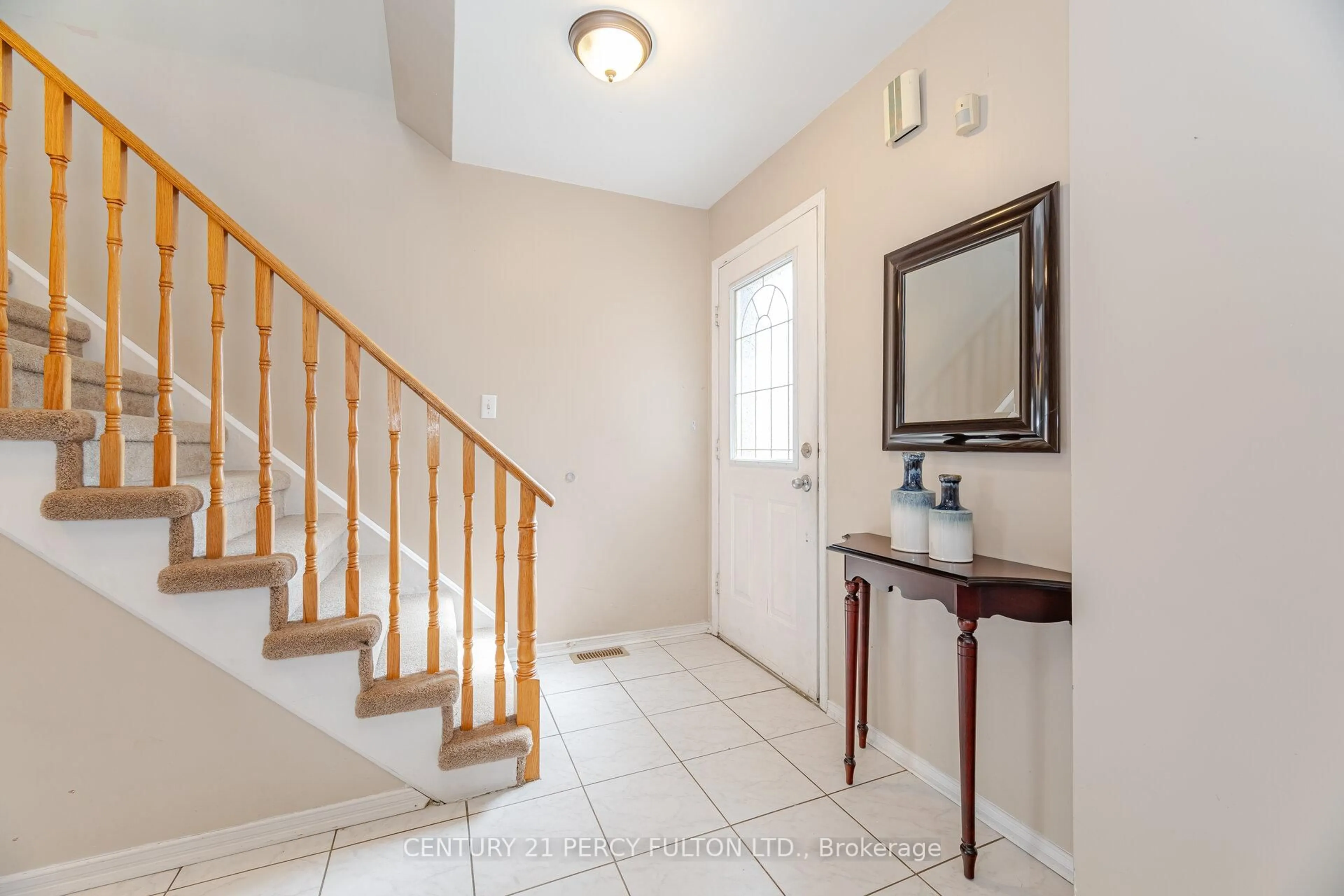 Indoor entryway for 137 Hibbard Dr, Ajax Ontario L1Z 1G3