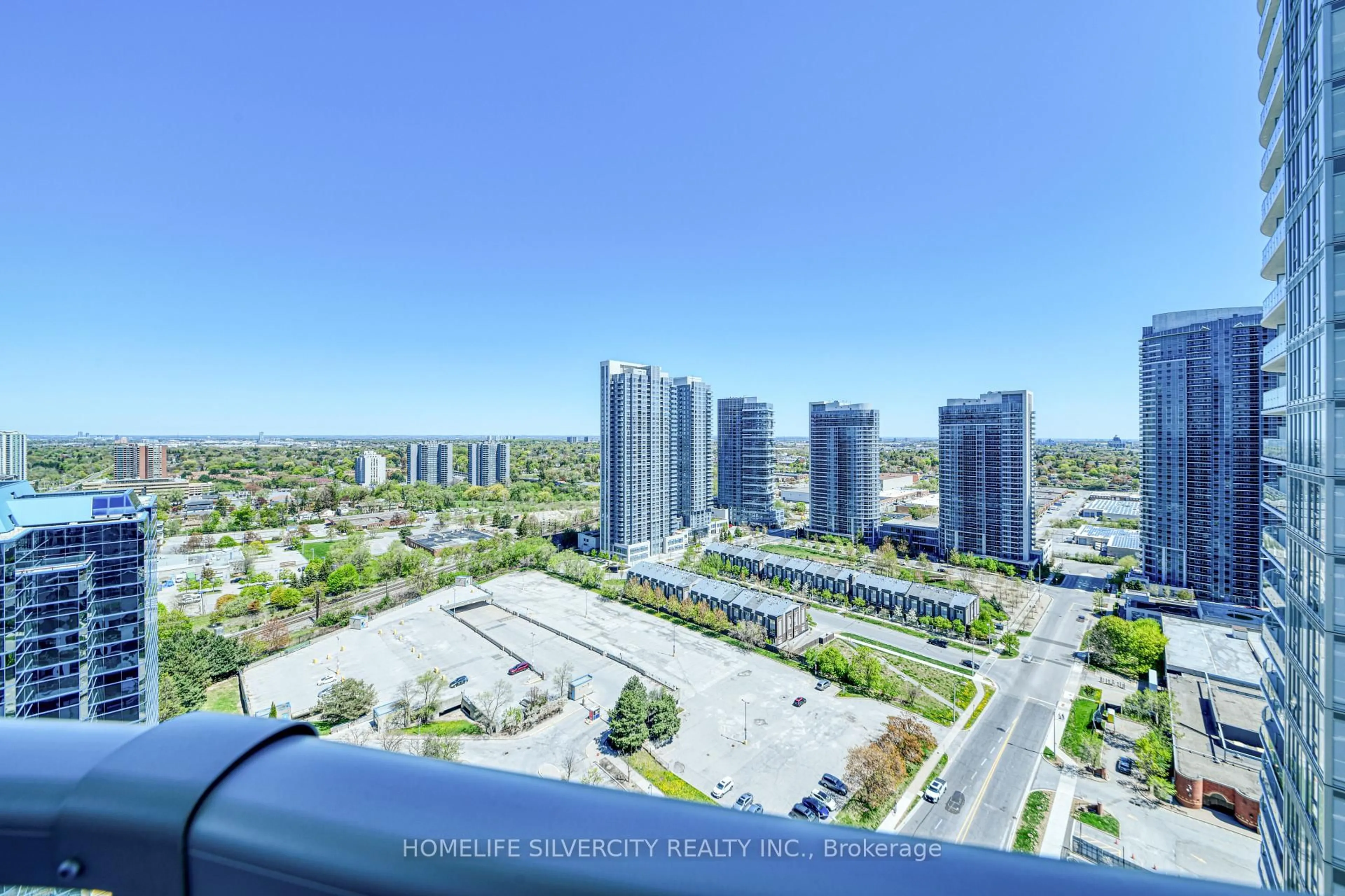 A pic from outside/outdoor area/front of a property/back of a property/a pic from drone, water/lake/river/ocean view for 2031 Kennedy Rd #2622, Toronto Ontario M1T 0B8