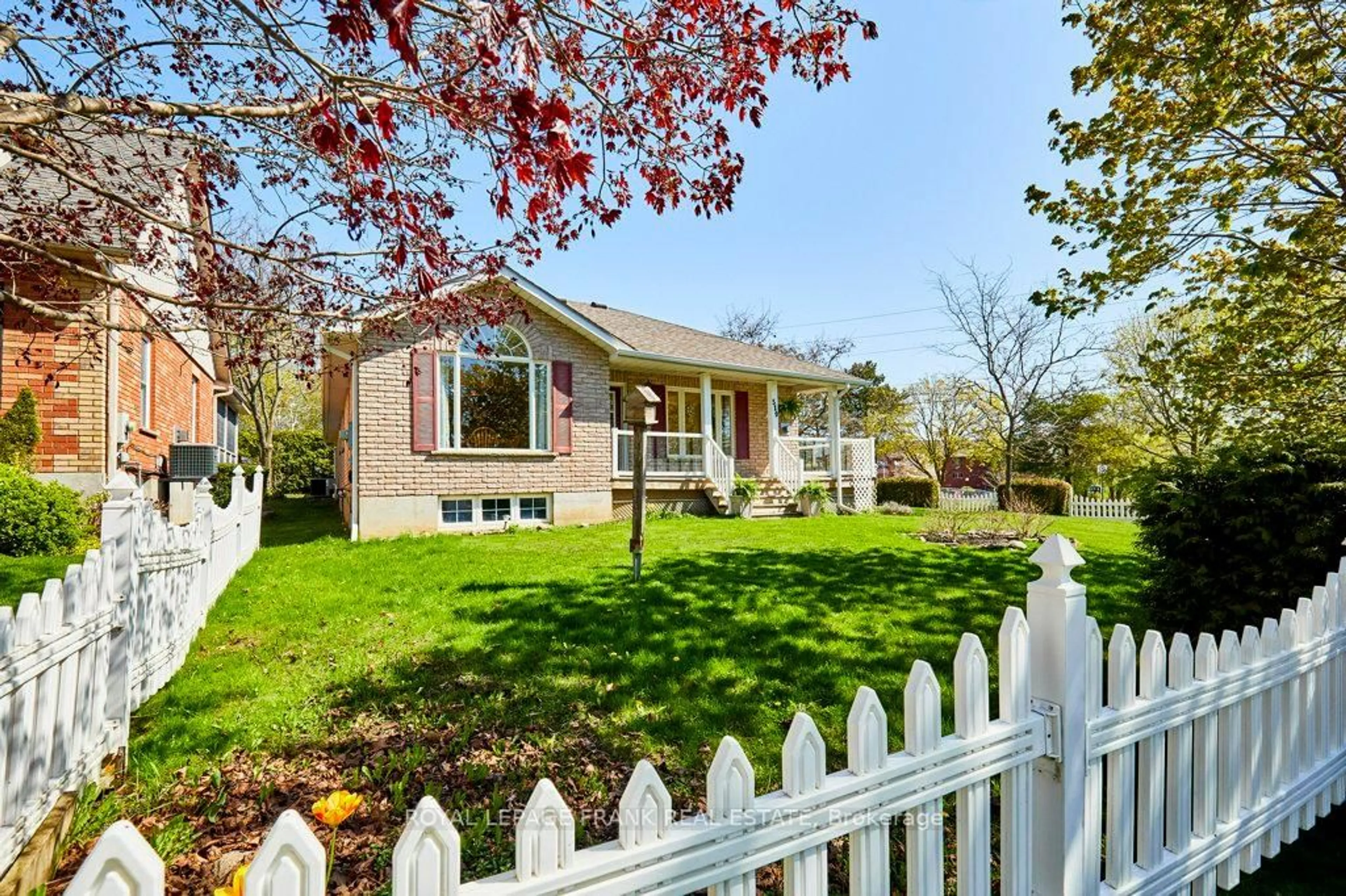 Home with vinyl exterior material, street for 519 Alma St, Scugog Ontario L9L 1R5