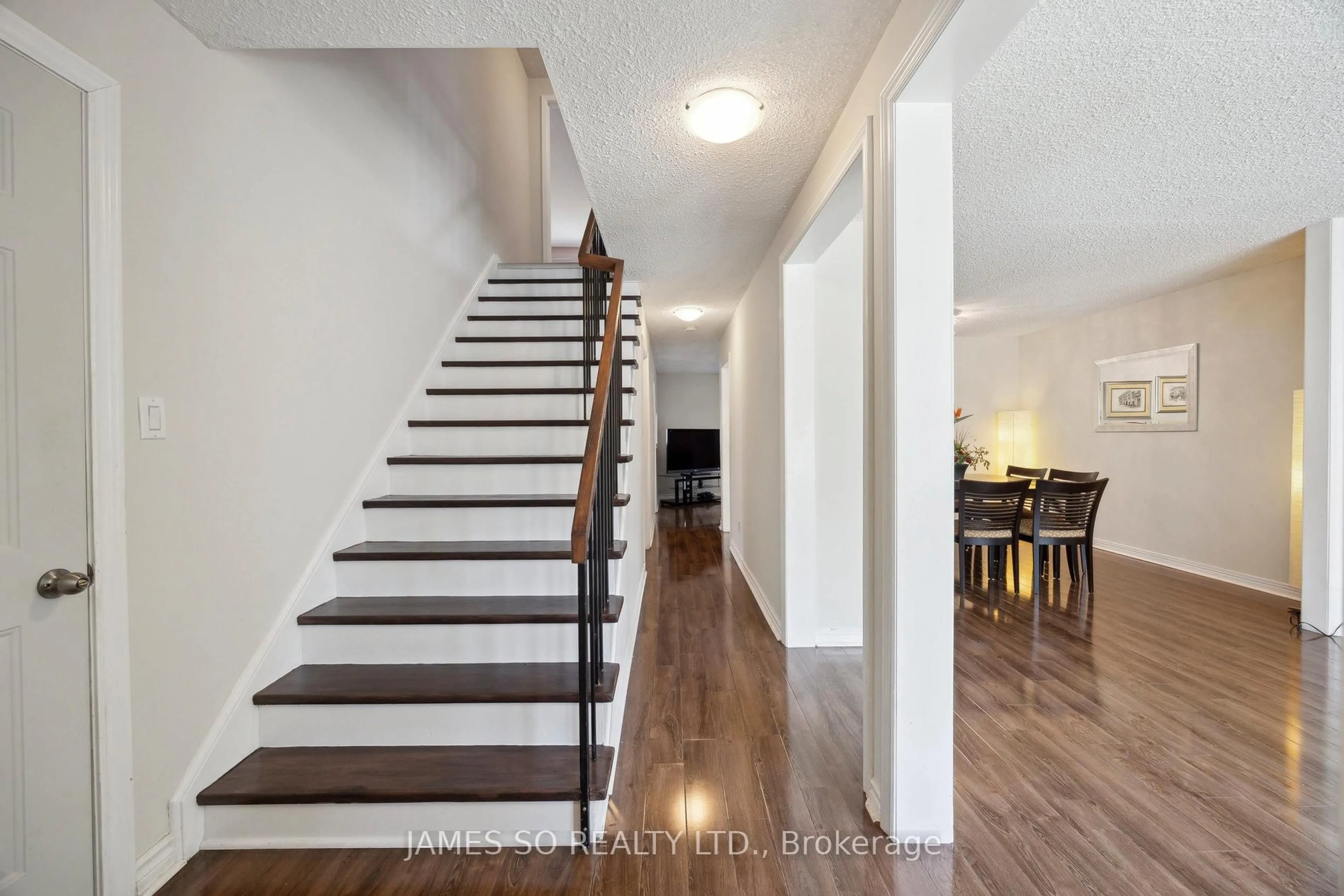 Stairs for 32 Relroy Crt, Toronto Ontario M1W 2Y7