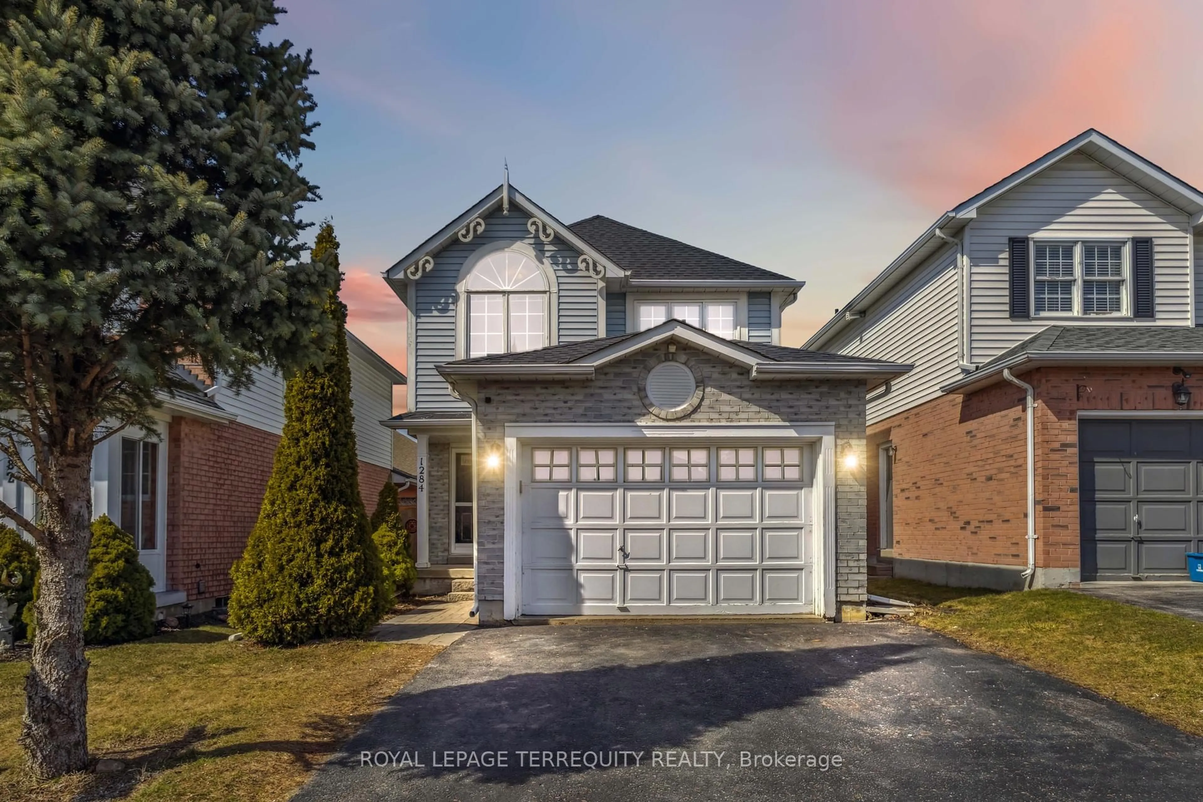 Home with vinyl exterior material, street for 1284 Dartmoor St, Oshawa Ontario L1K 2M7