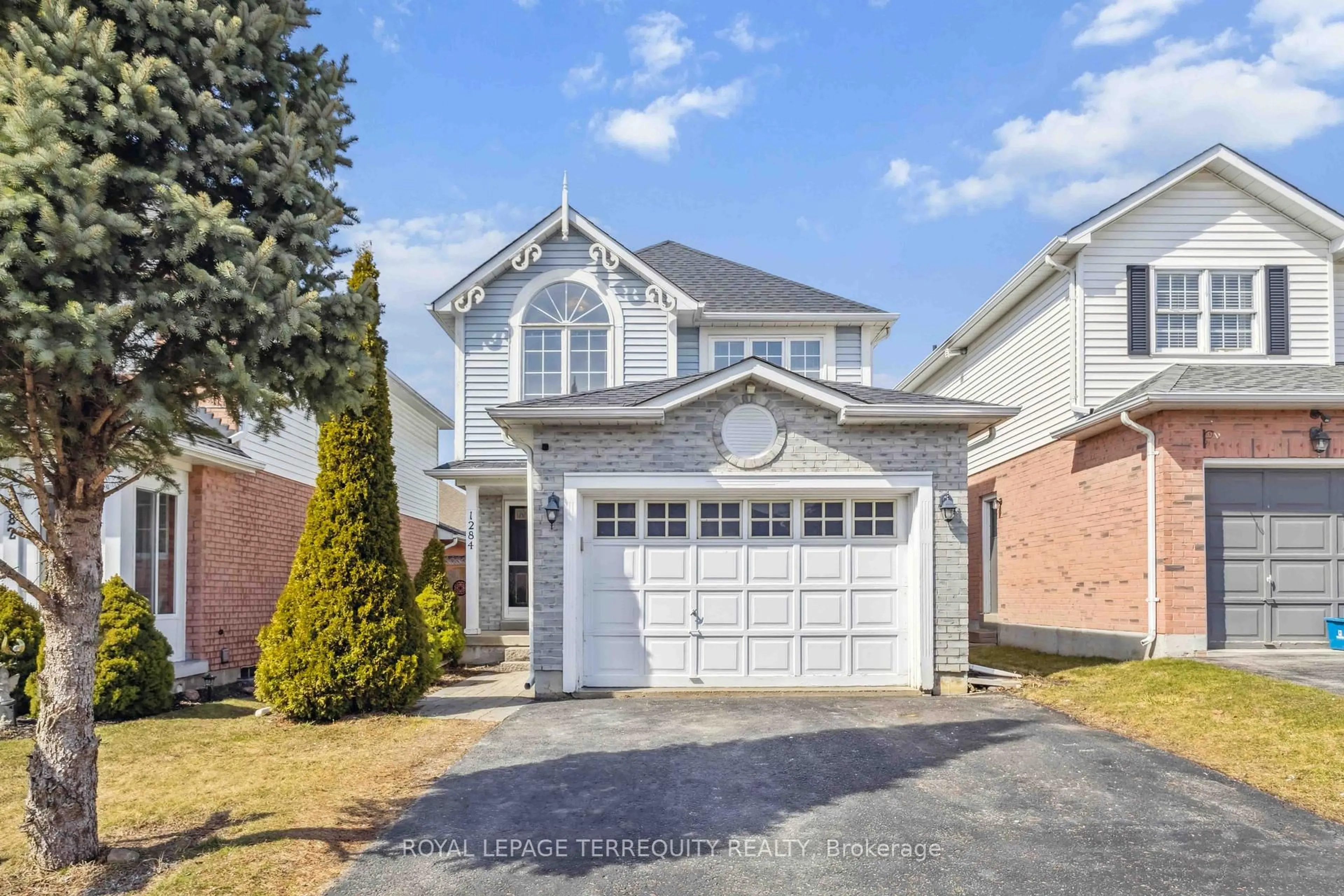 Home with vinyl exterior material, street for 1284 Dartmoor St, Oshawa Ontario L1K 2M7