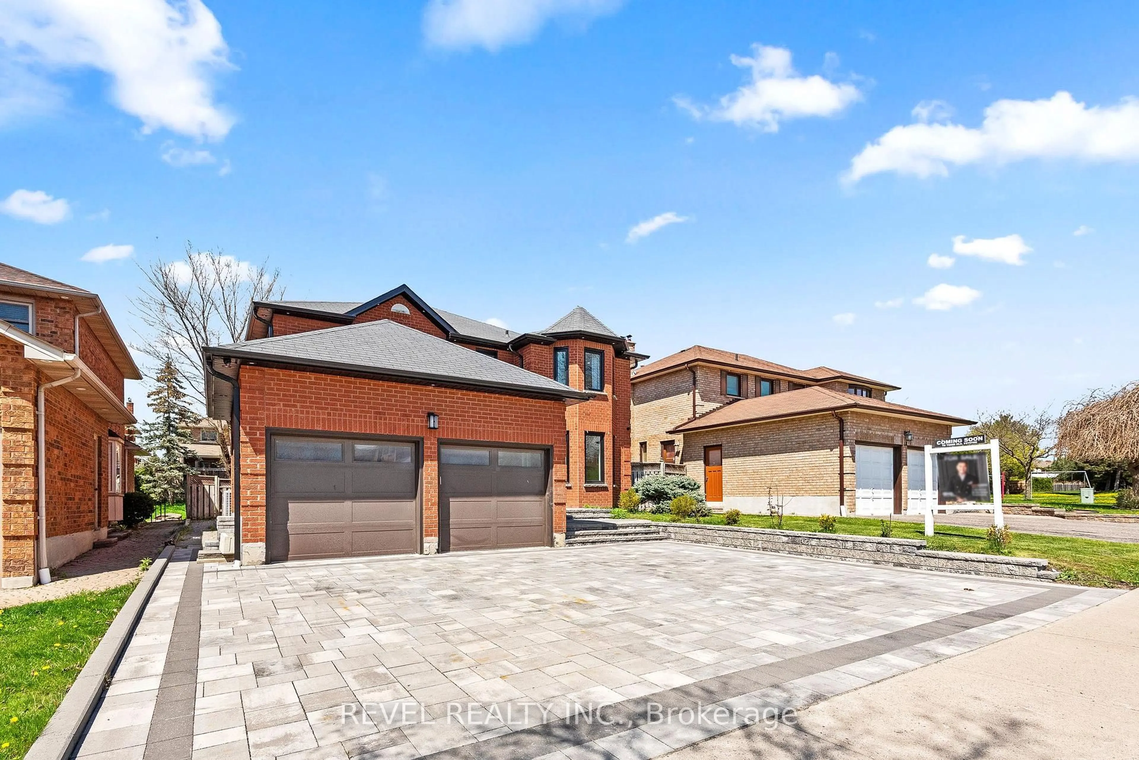 Home with brick exterior material, street for 12 Glenayr Gate, Whitby Ontario L1N 8J3