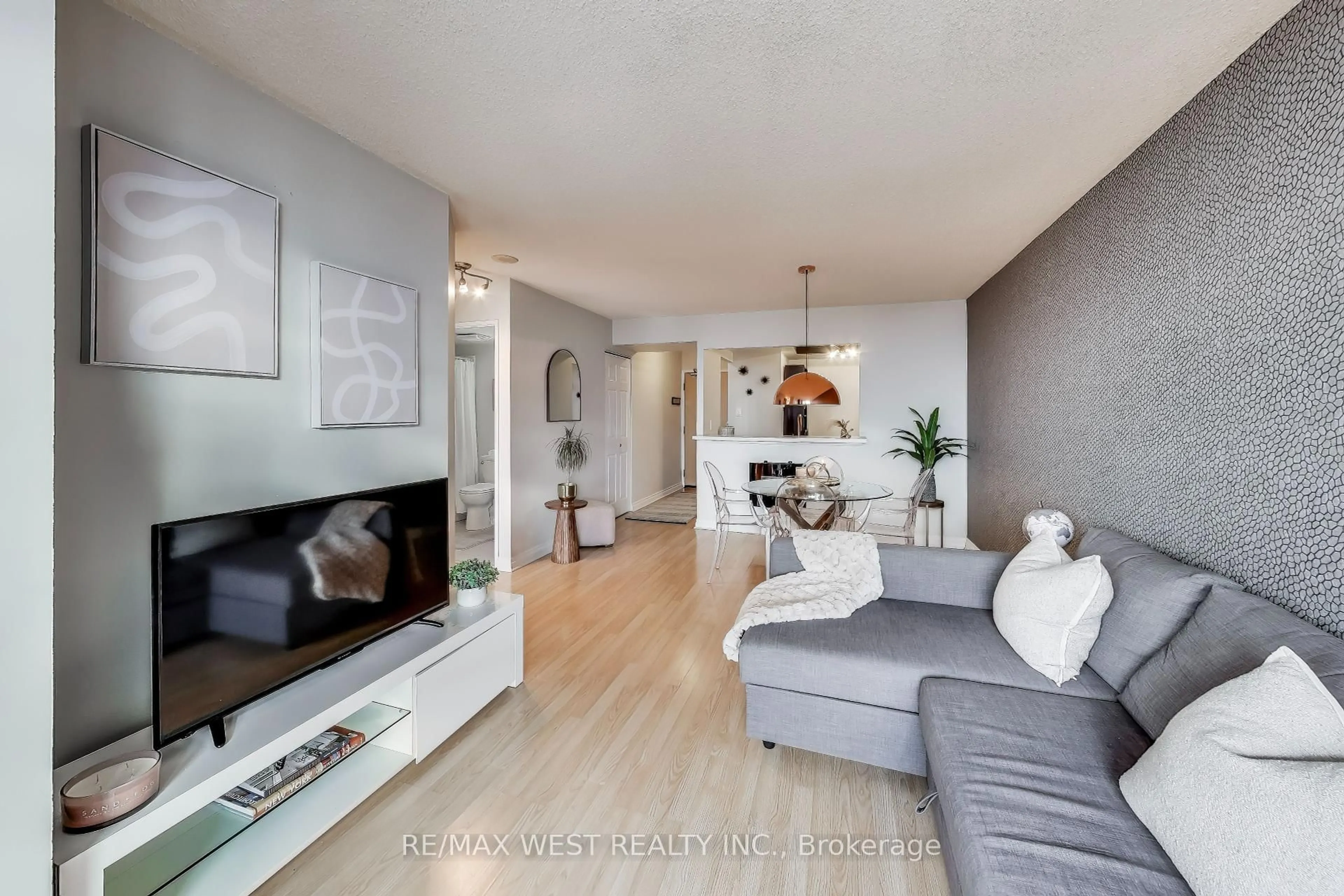 Living room with furniture, unknown for 5 Greystone Walk Dr #1917, Toronto Ontario M1K 5J5