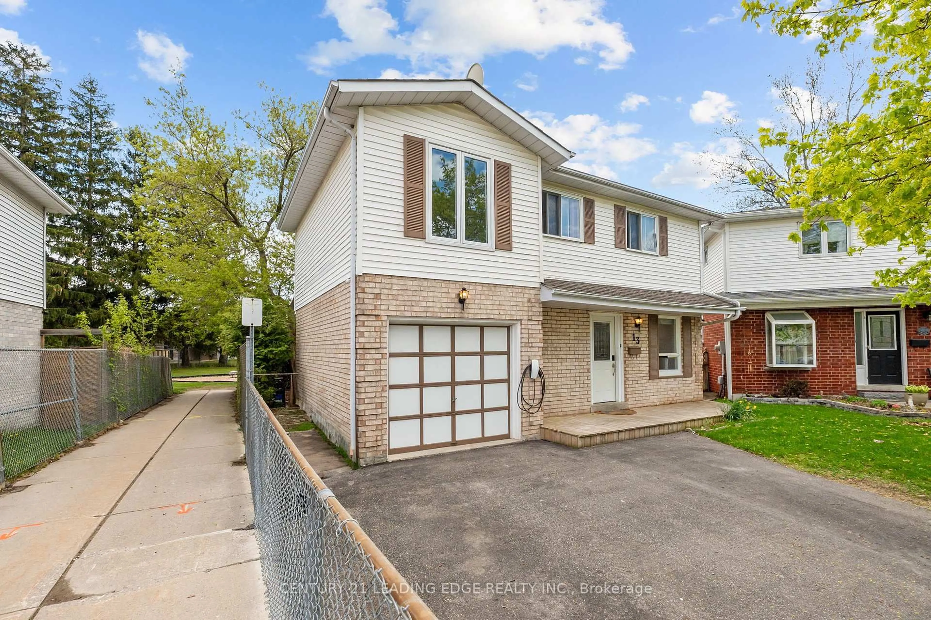 Home with brick exterior material, street for 13 Sylvia Crt, Clarington Ontario L1B 1J4