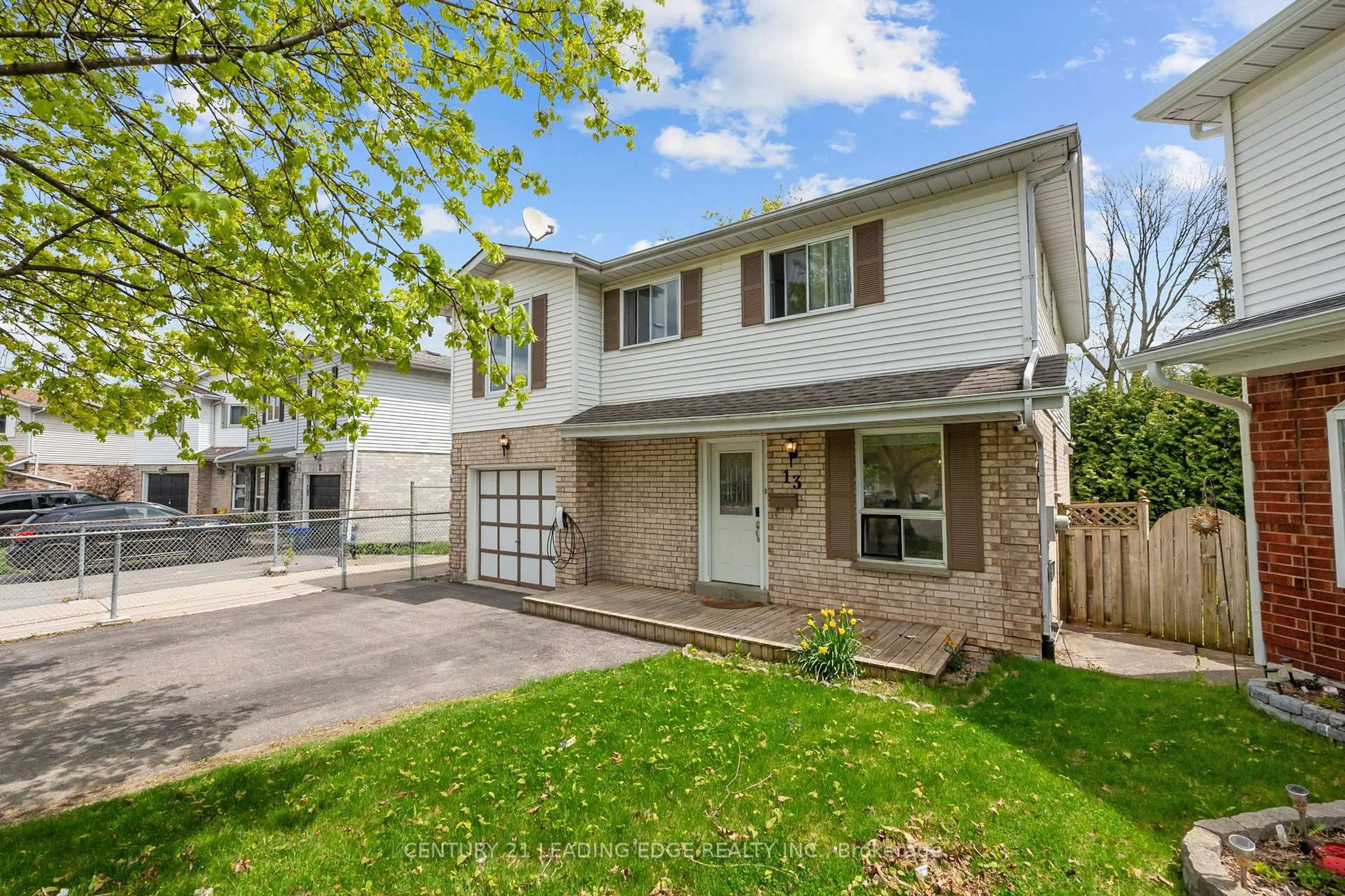 Home with vinyl exterior material, street for 13 Sylvia Crt, Clarington Ontario L1B 1J4