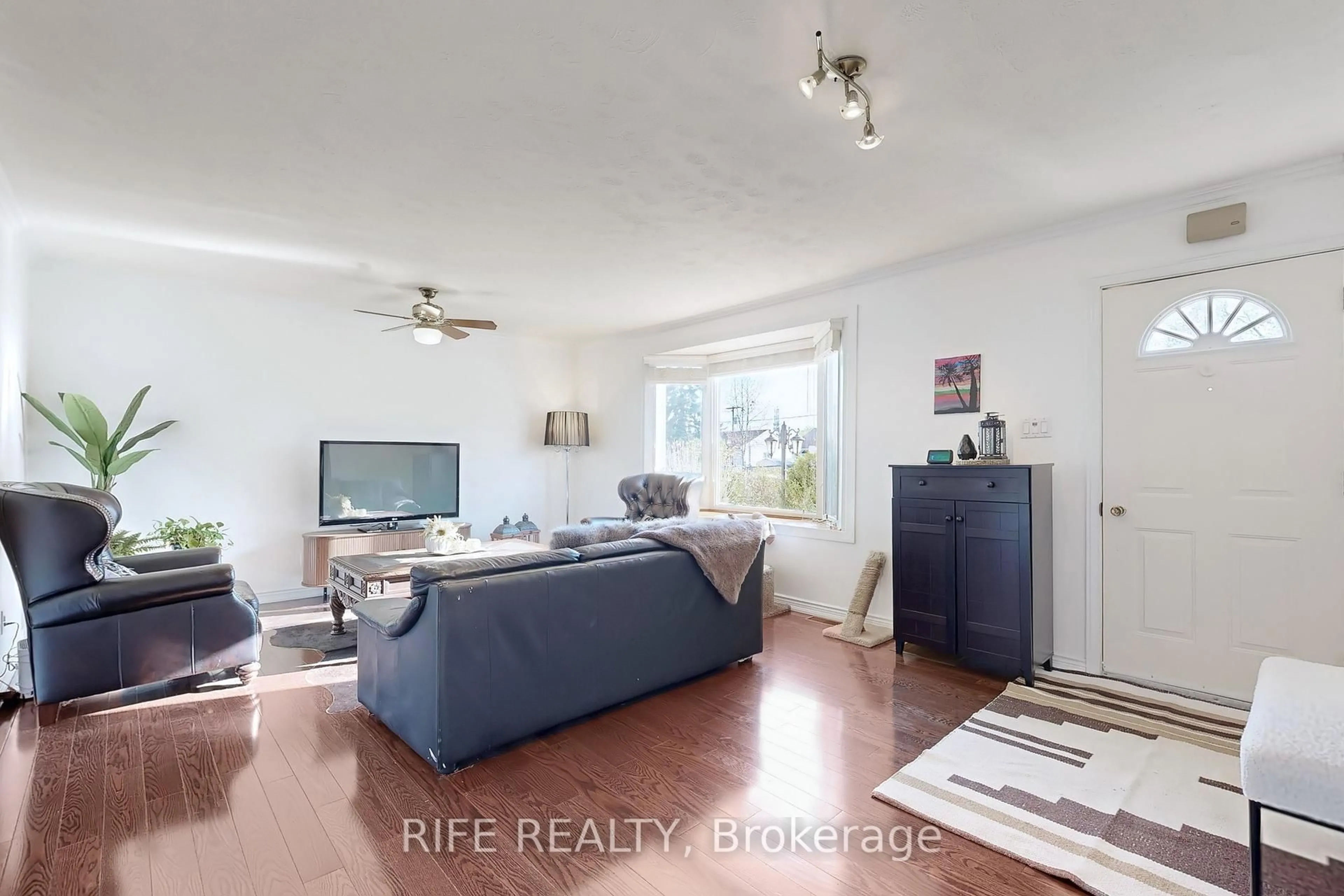 A pic of a room for 19 Buena Vista Ave, Toronto Ontario M1S 1J3