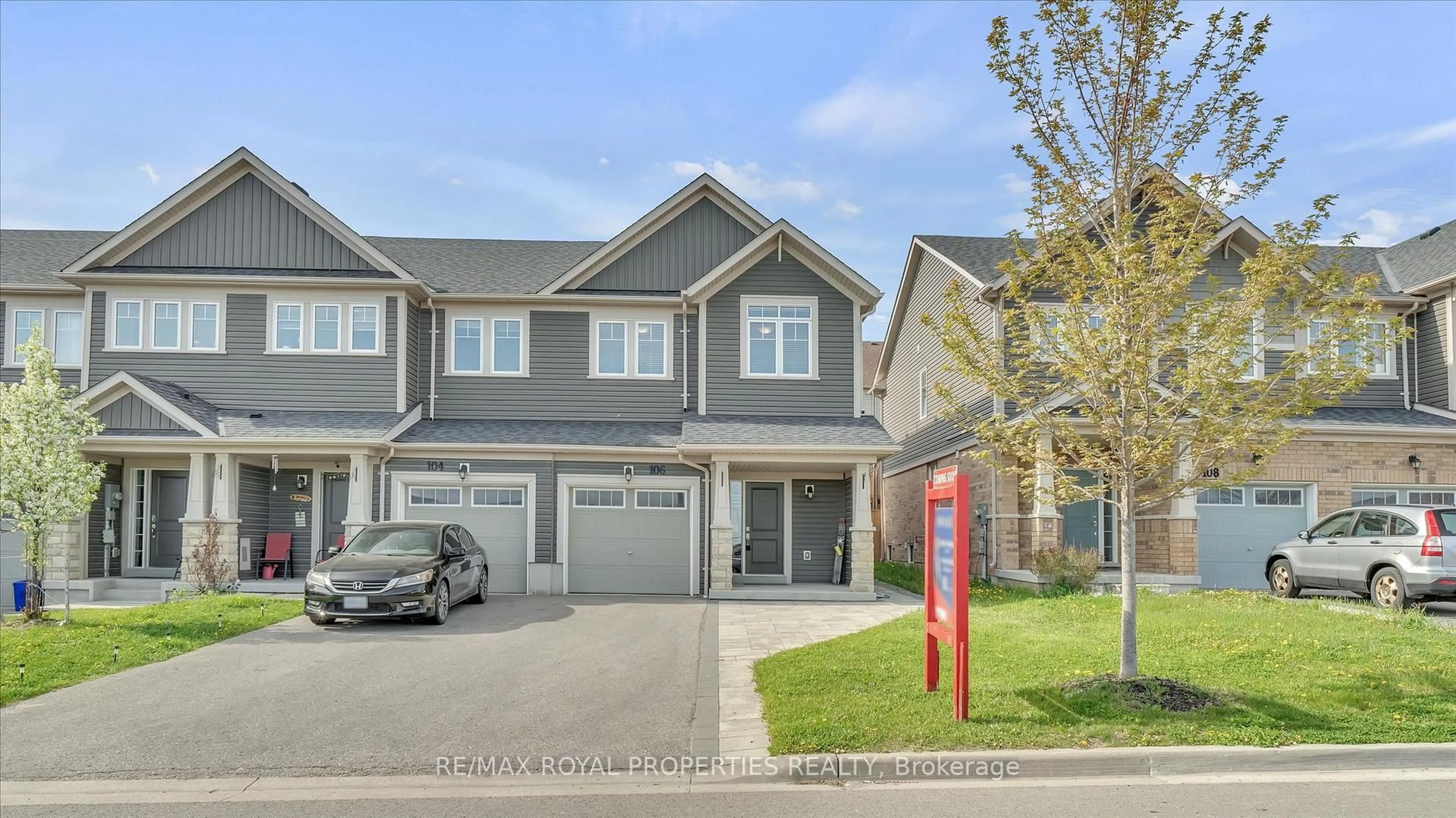 Home with vinyl exterior material, street for 106 Symington Ave, Oshawa Ontario L1L 0J7