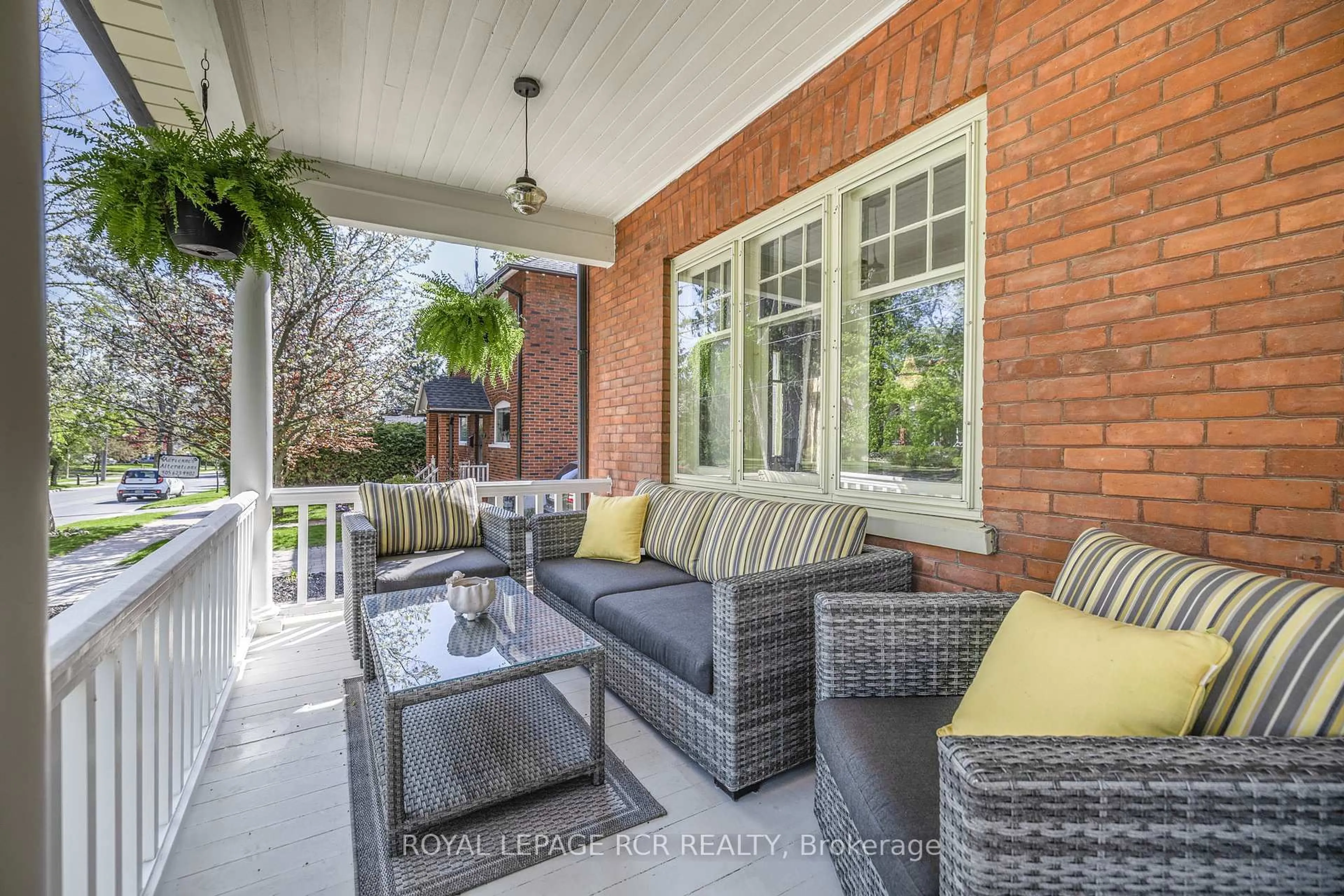 Patio, street for 63 Concession St, Clarington Ontario L1C 1Y7