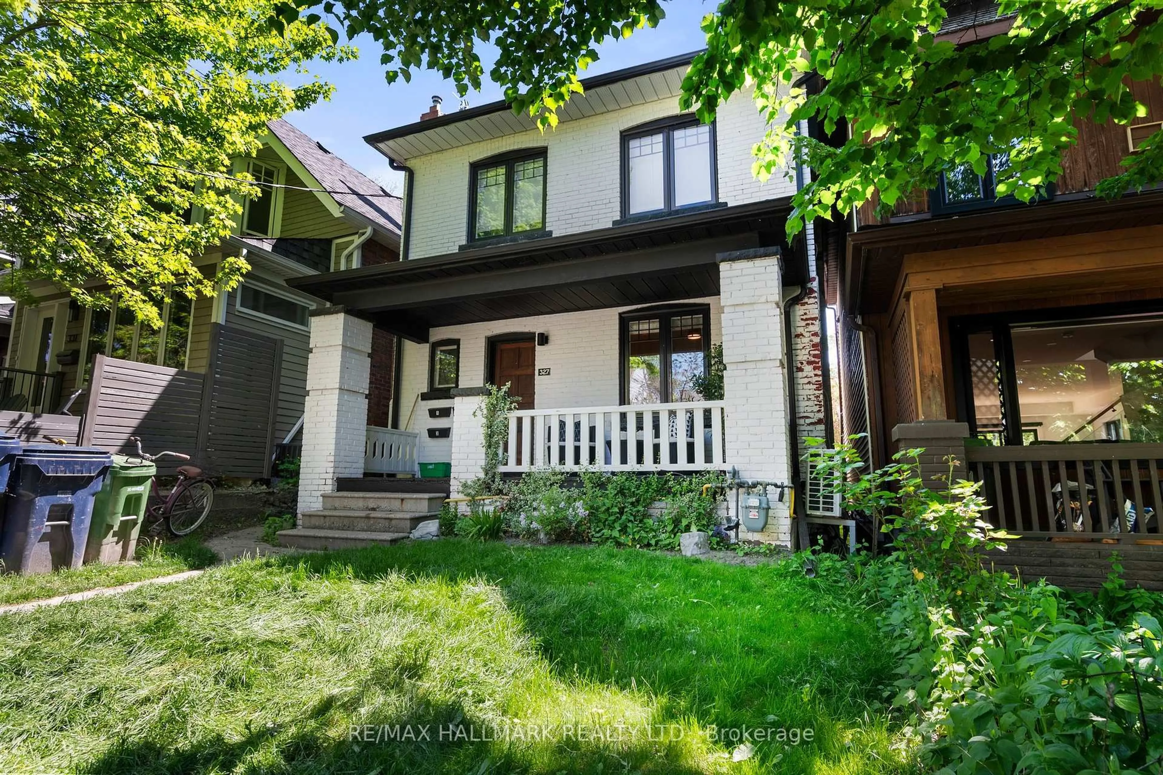 Home with brick exterior material, street for 327 Kenilworth Ave, Toronto Ontario M4L 3S9