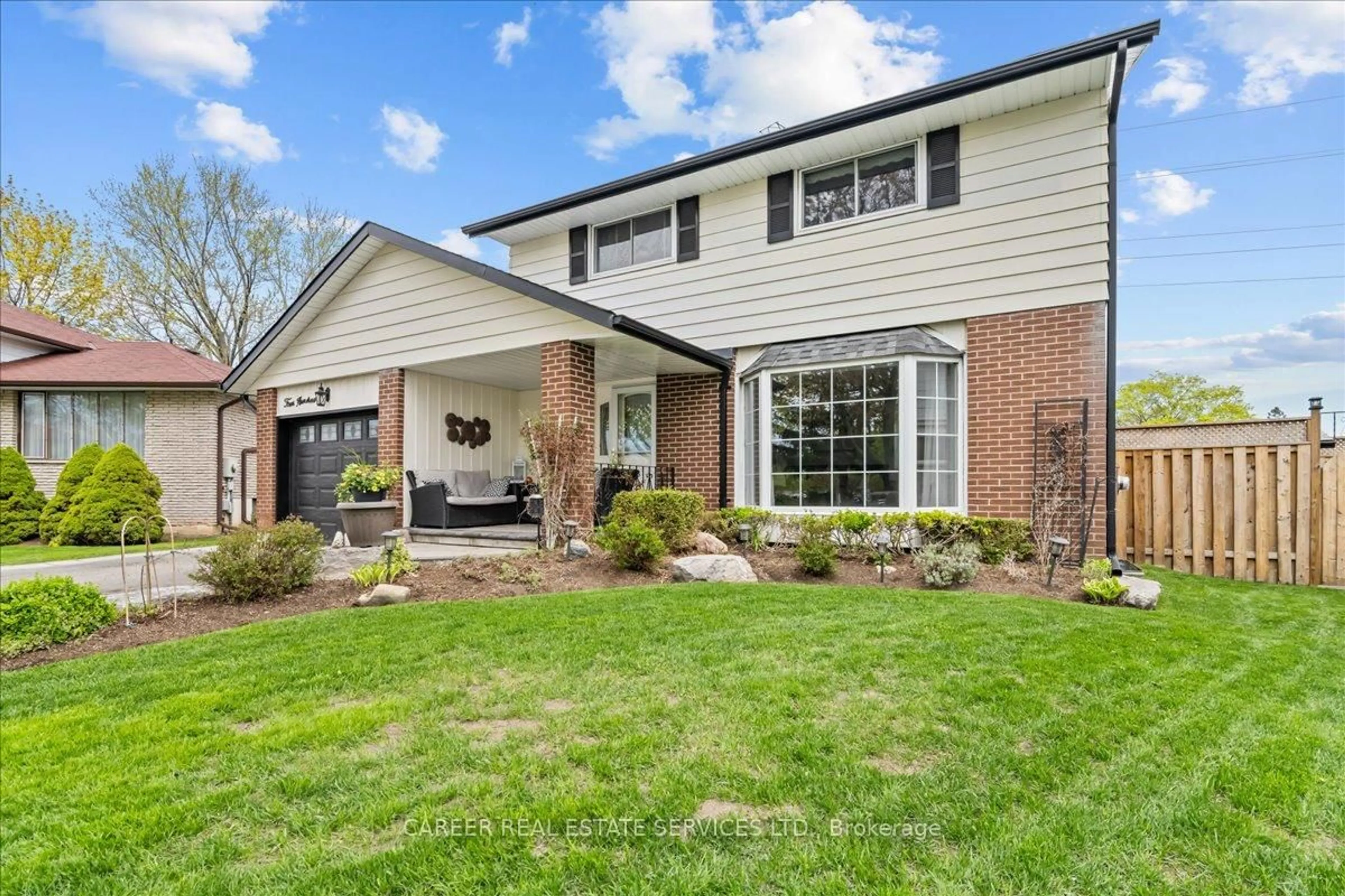 Home with brick exterior material, street for 400 Lambeth Crt, Oshawa Ontario L1G 6W2