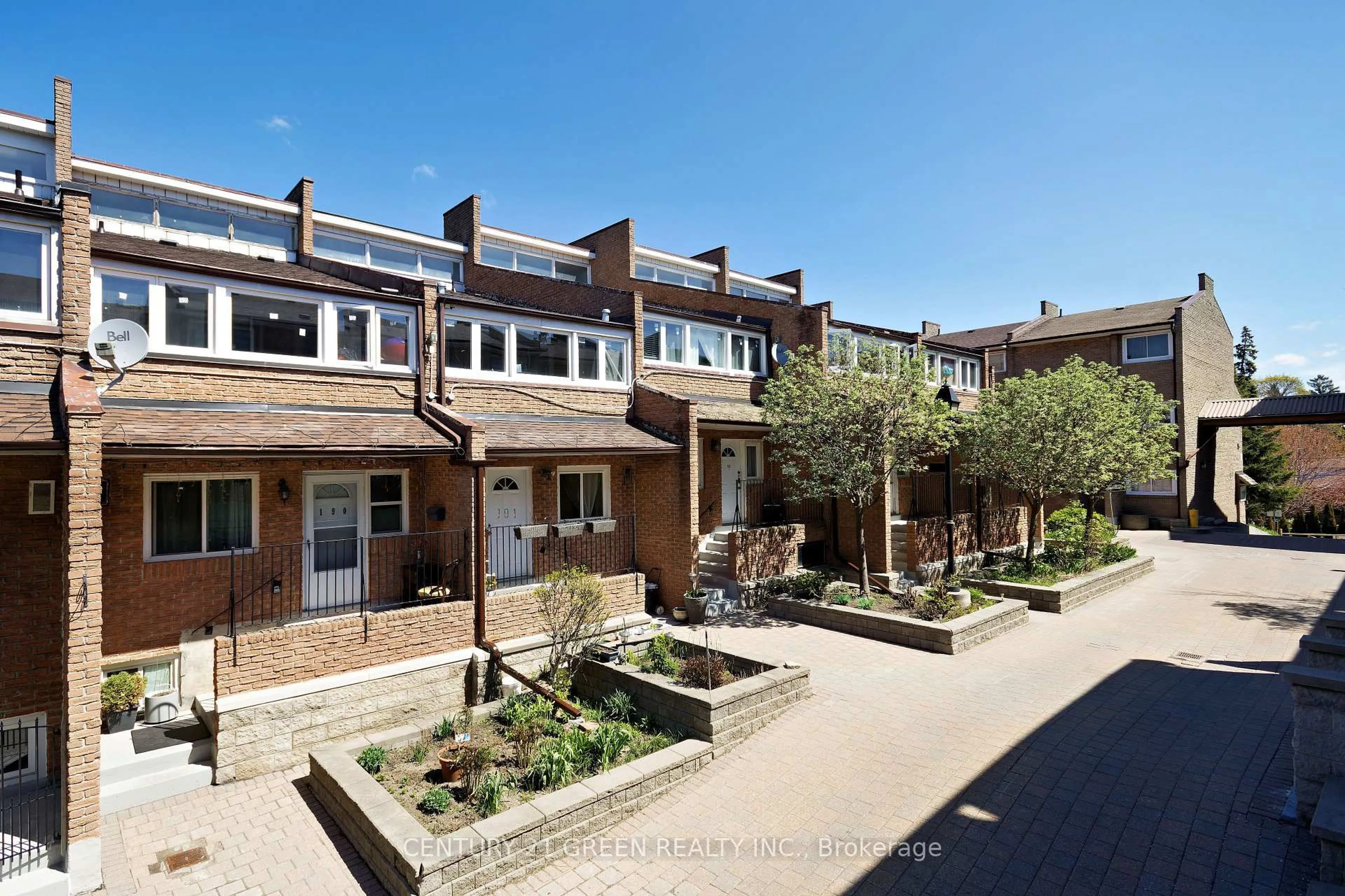 A pic from outside/outdoor area/front of a property/back of a property/a pic from drone, street for 50 Scarborough Golf Club Rd #190, Toronto Ontario M1M 3T5