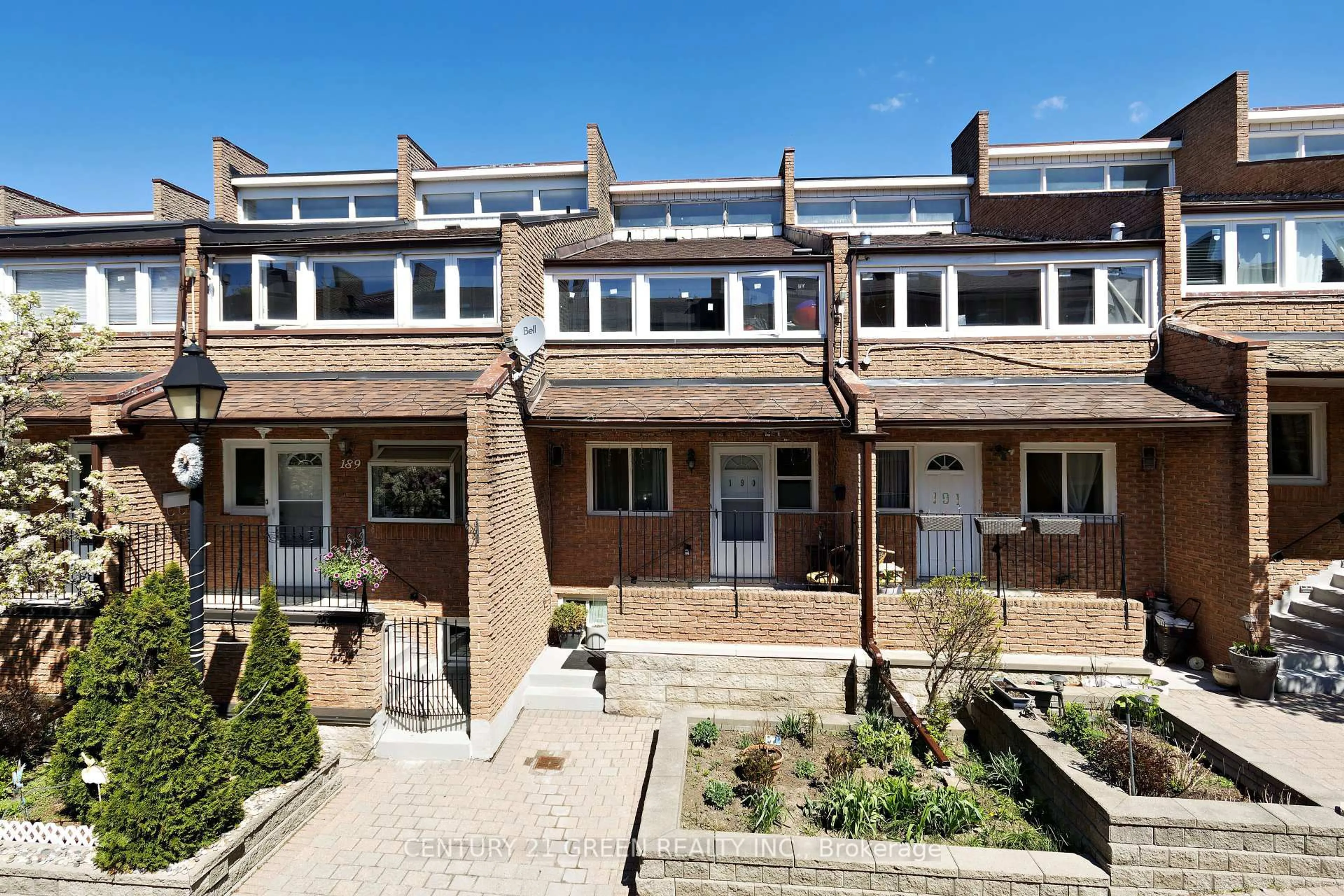 A pic from outside/outdoor area/front of a property/back of a property/a pic from drone, street for 50 Scarborough Golf Club Rd #190, Toronto Ontario M1M 3T5