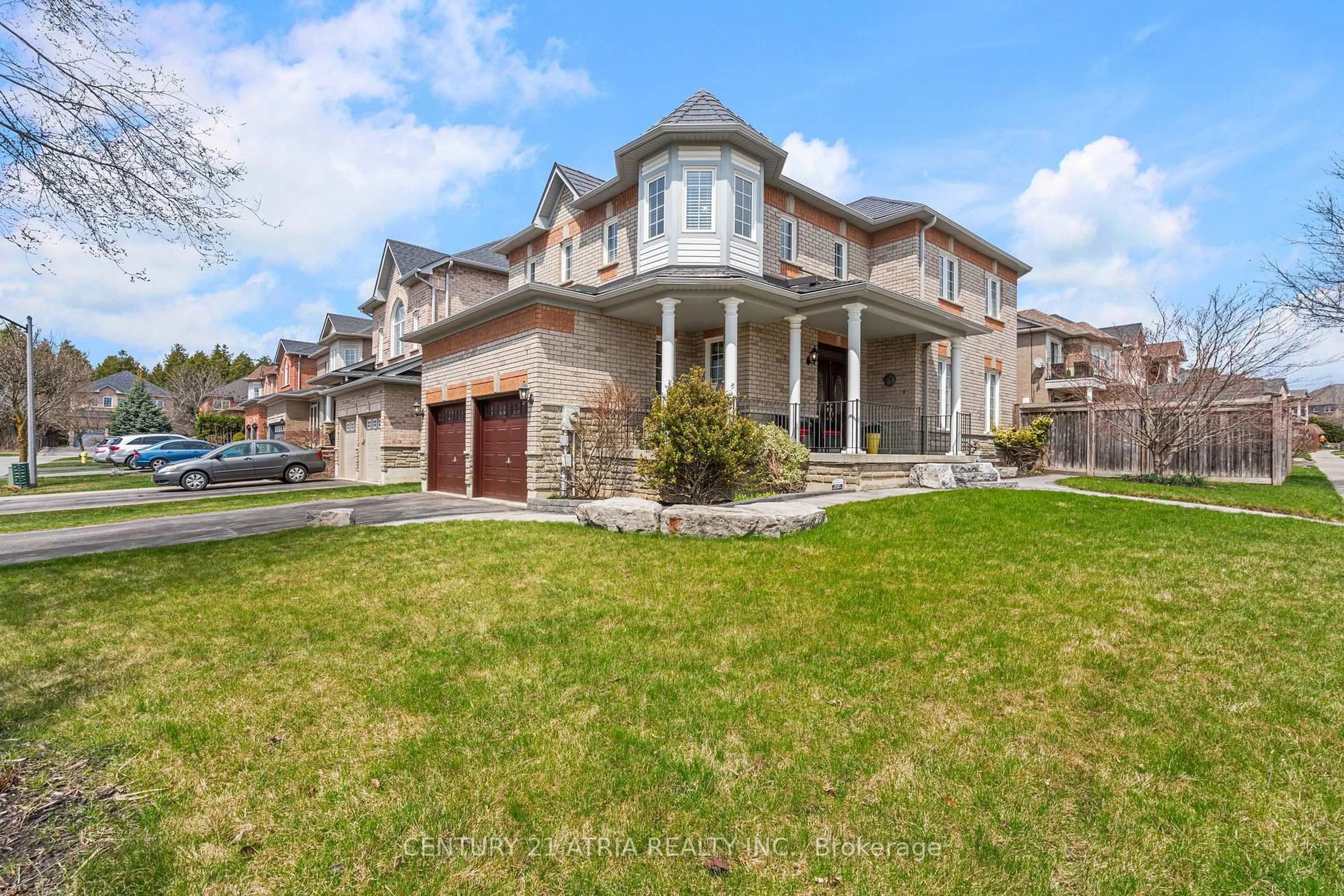 Unknown for 1 Carlinds Dr, Whitby Ontario L1R 3C2