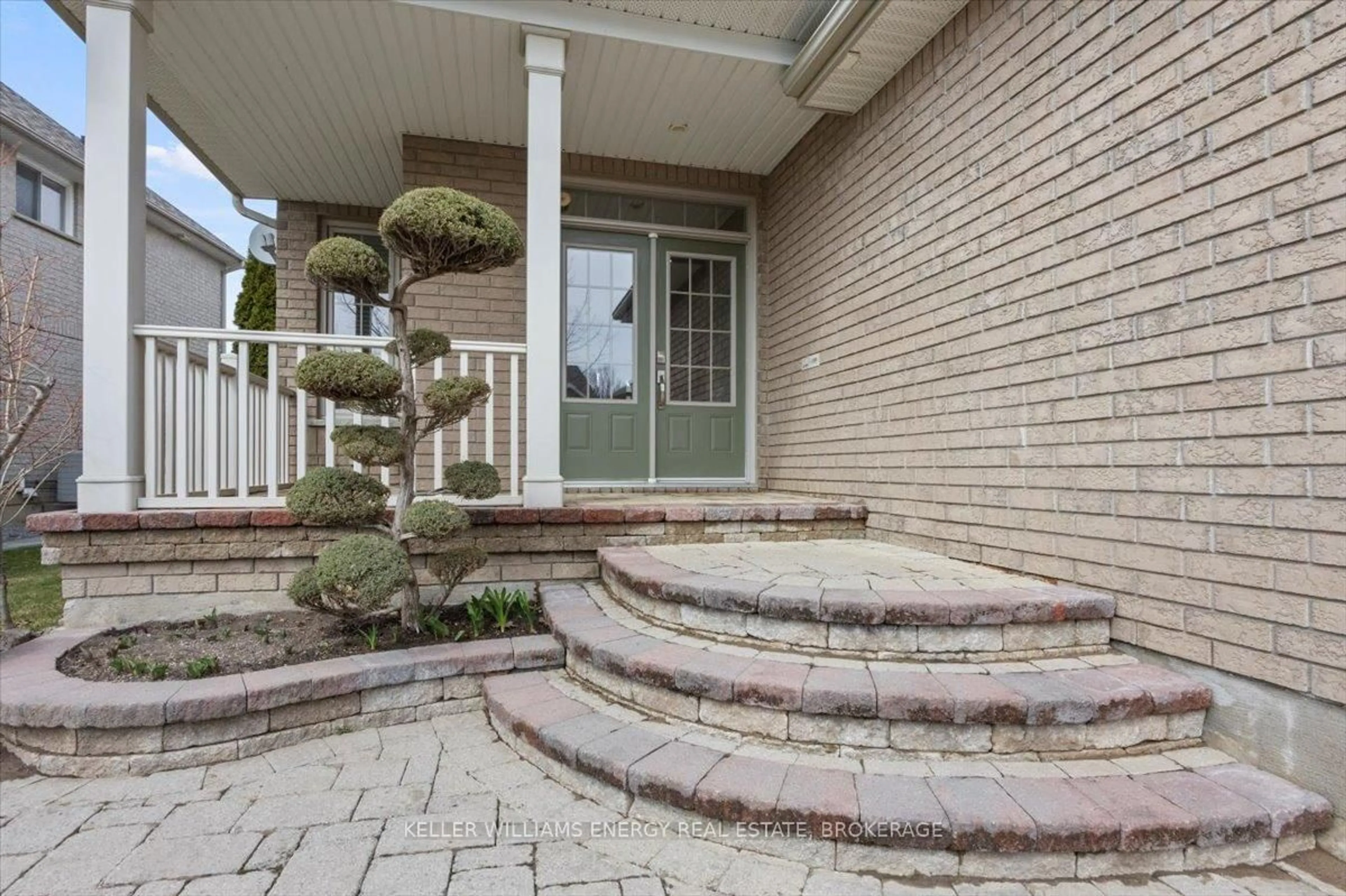 Unknown for 373 Travail Ave, Oshawa Ontario L1L 0C4