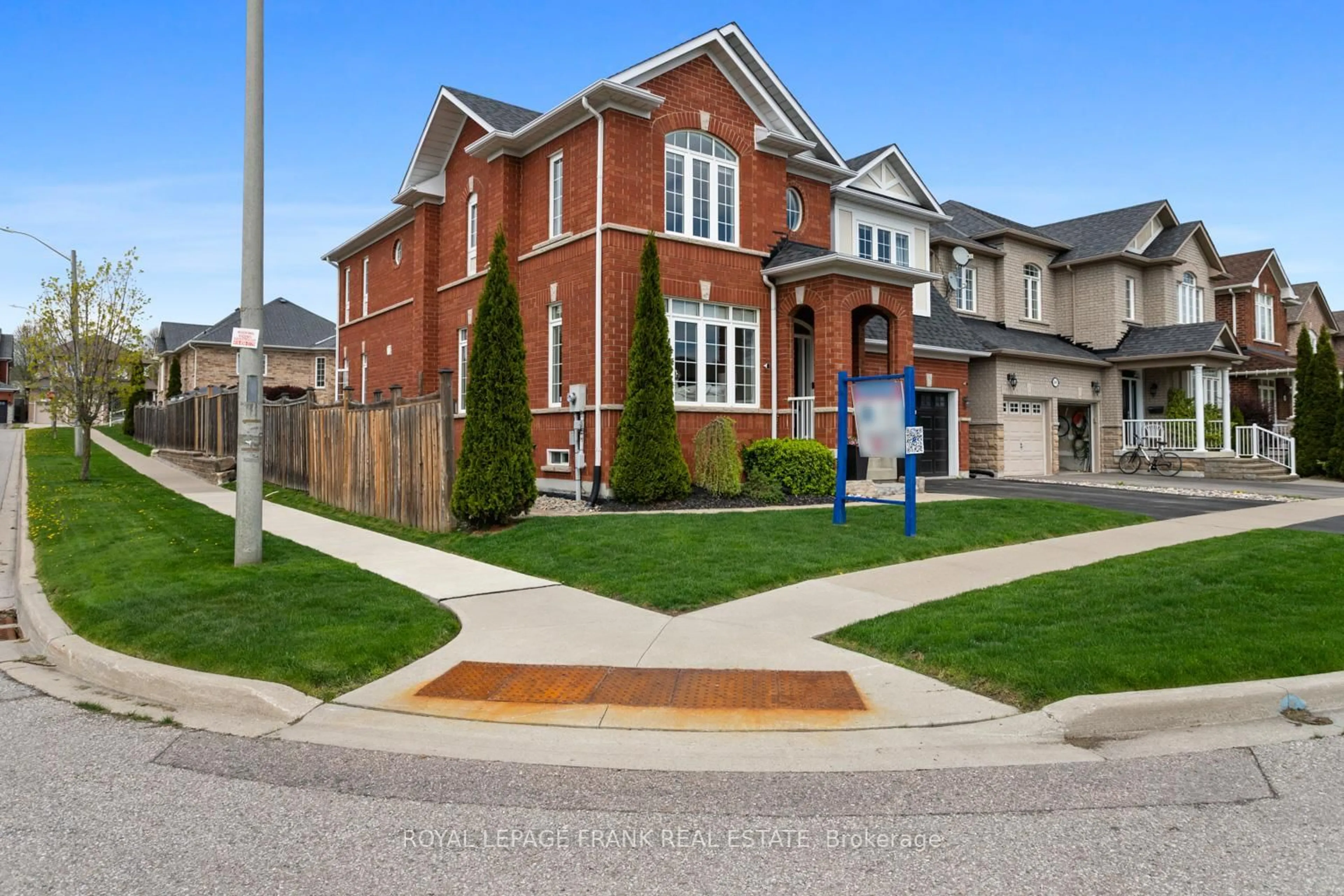 Home with brick exterior material, street for 1053 Copperfield Dr, Oshawa Ontario L1K 3C4