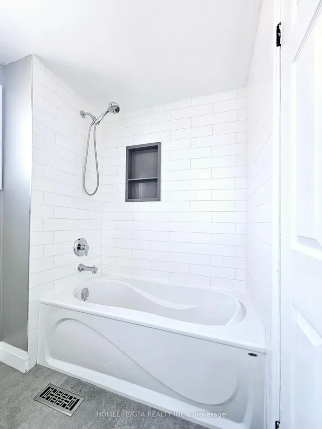 Additional property image - 43 Bradstone Sq