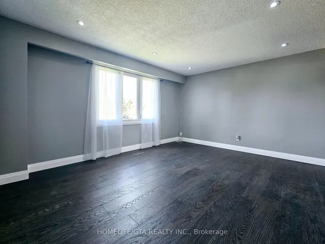 Additional property image - 43 Bradstone Sq