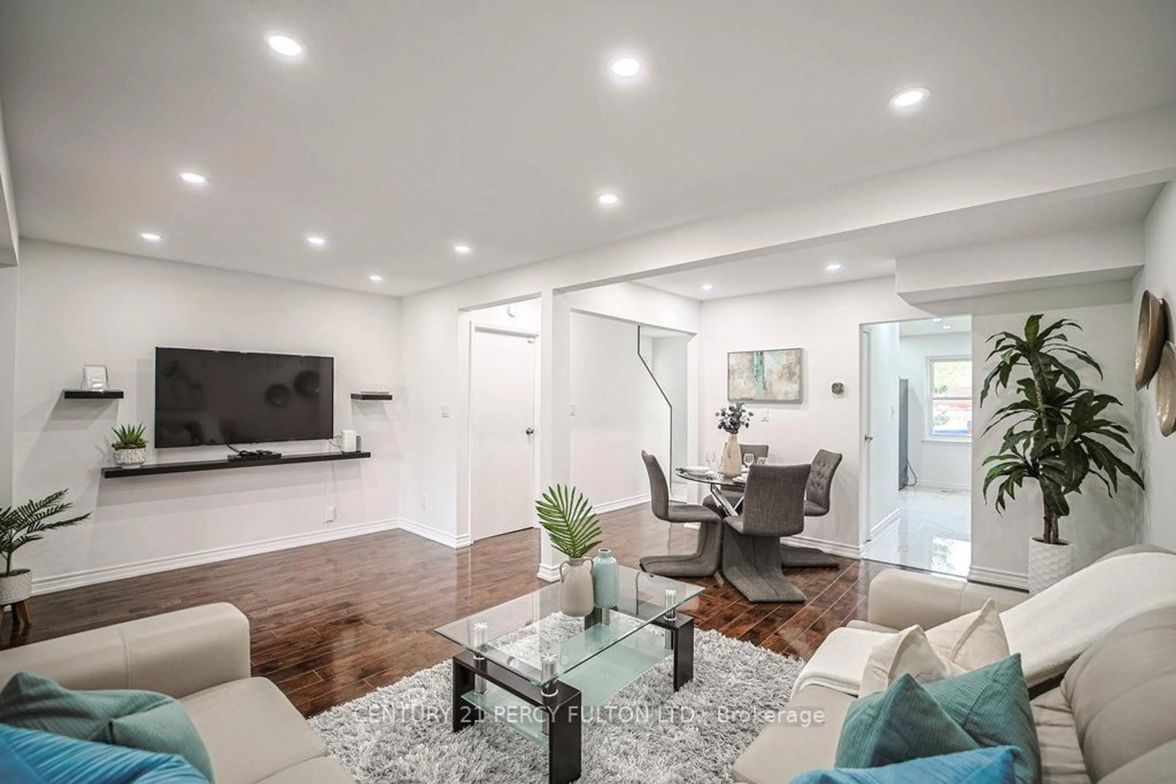 Living room with furniture, unknown for 74 Dunthorne Crt, Toronto Ontario M1B 2S9