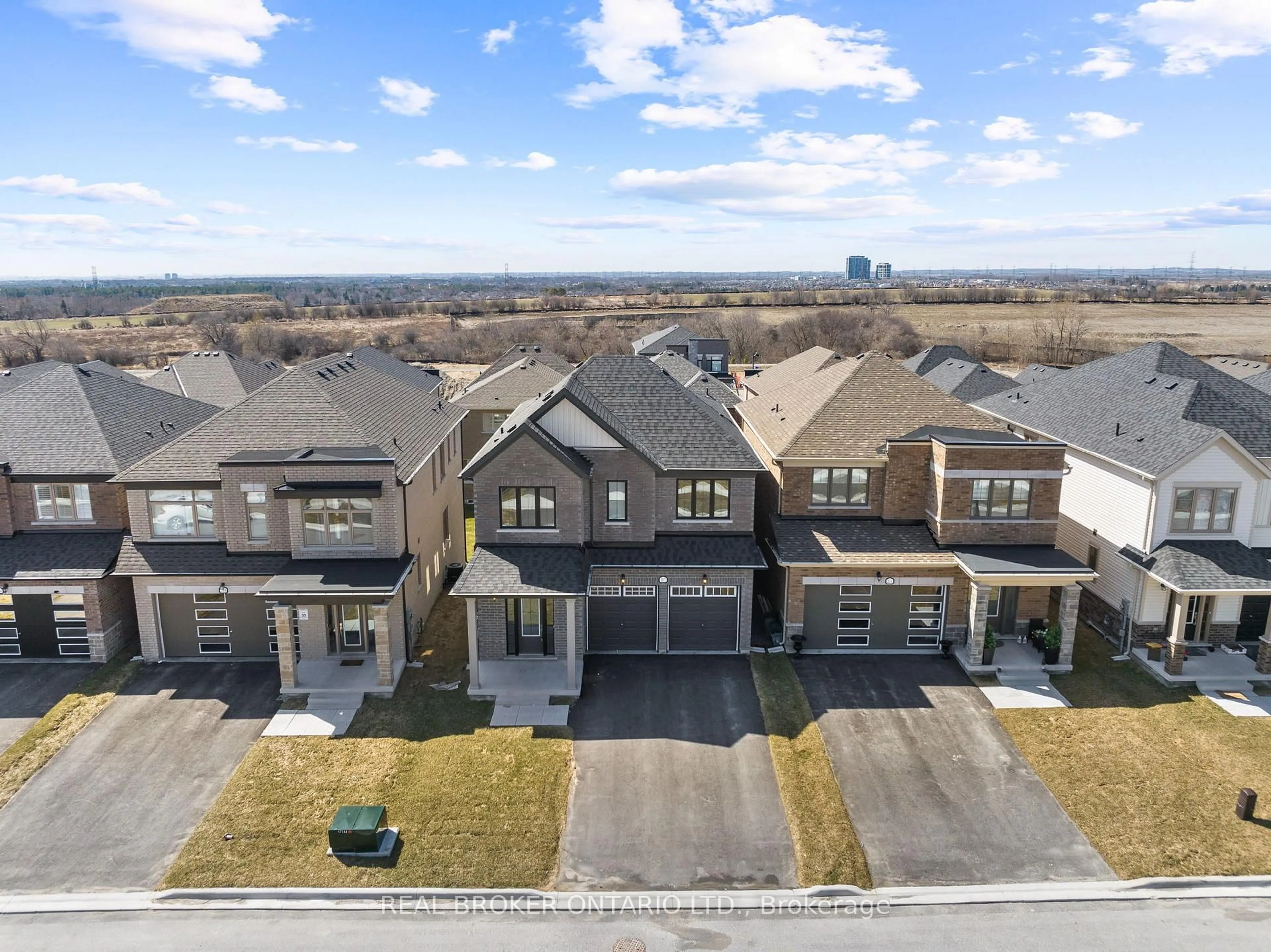A pic from outside/outdoor area/front of a property/back of a property/a pic from drone, unknown for 2072 Chris Mason St, Oshawa Ontario L1L 0S6