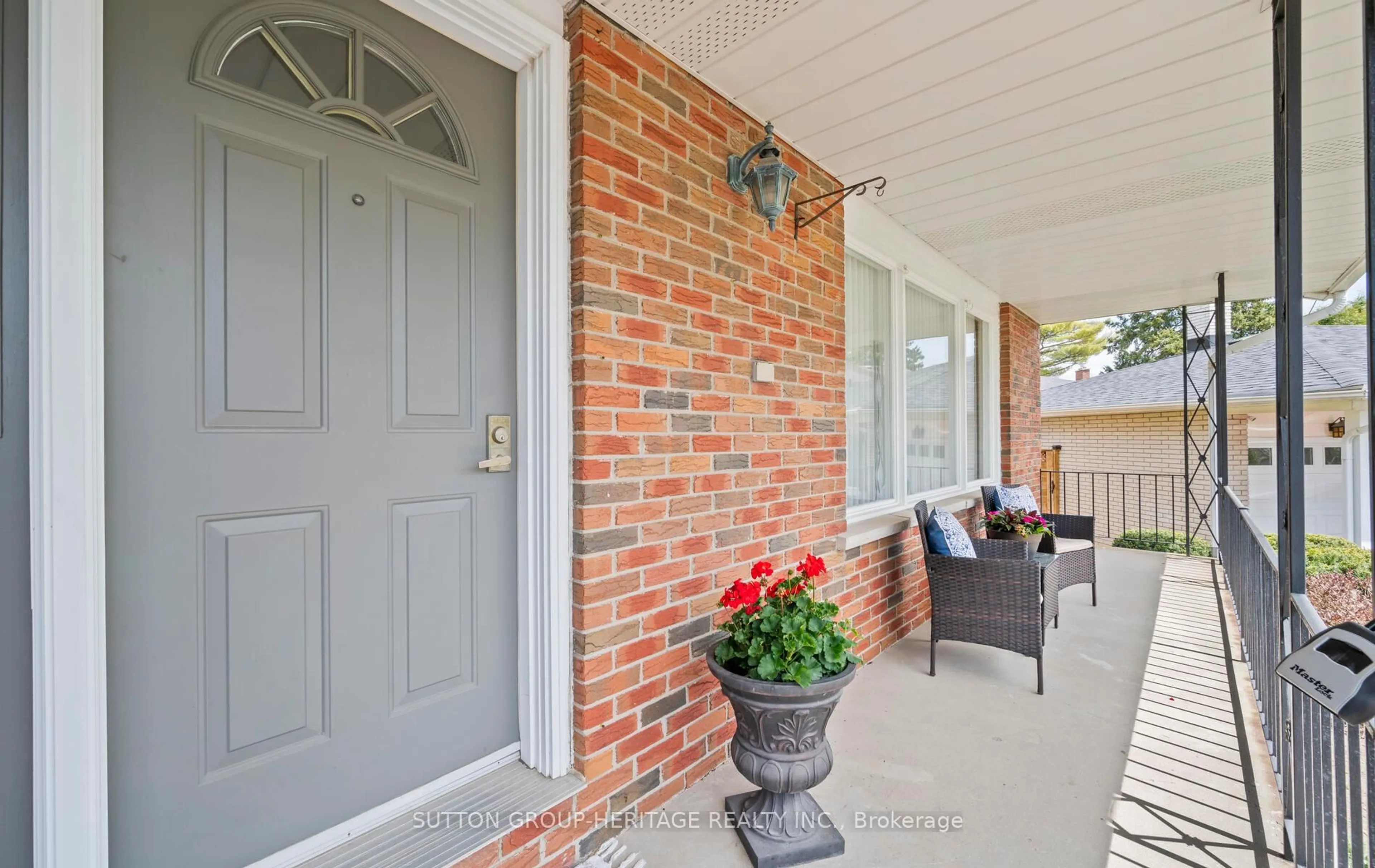 Unknown for 245 Ascot Crt, Oshawa Ontario L1G 1W9