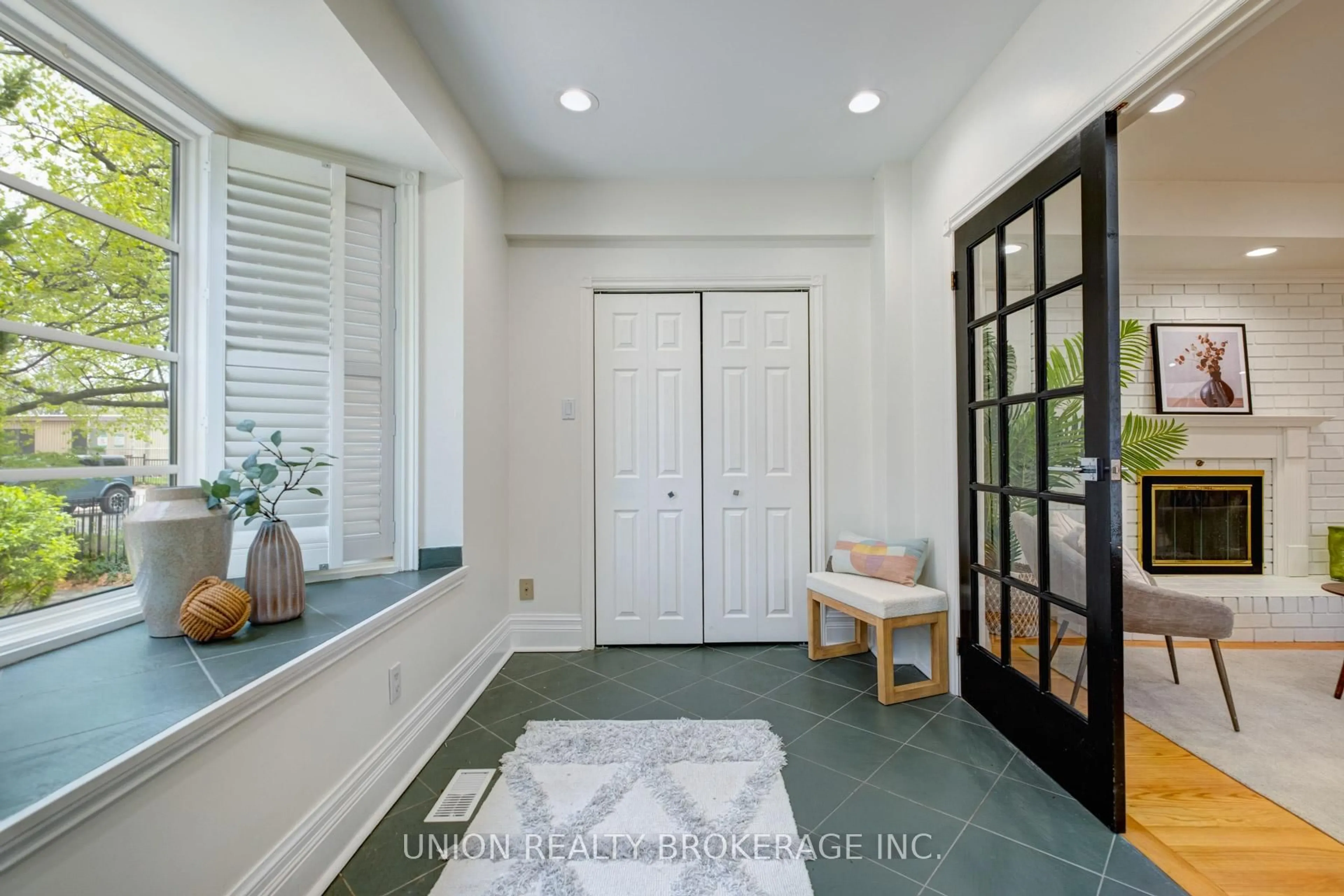 Indoor entryway for 52 Malvern Ave, Toronto Ontario M4E 3E3