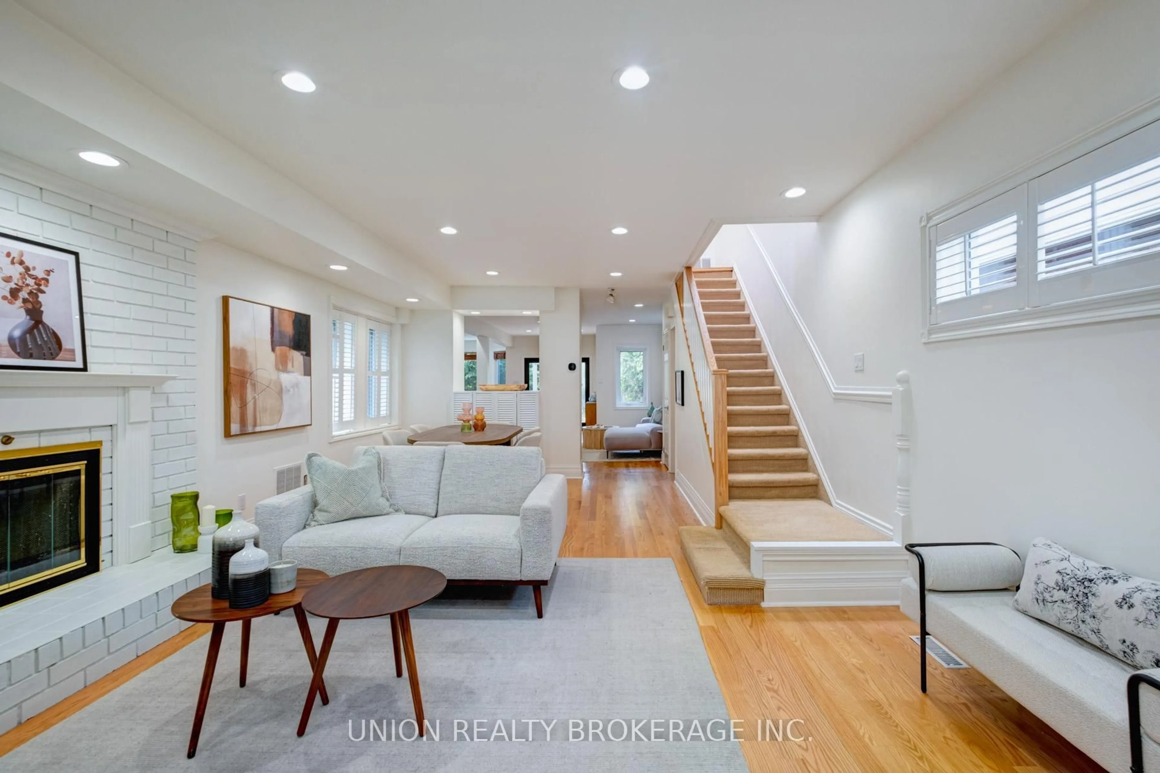 Indoor entryway for 52 Malvern Ave, Toronto Ontario M4E 3E3