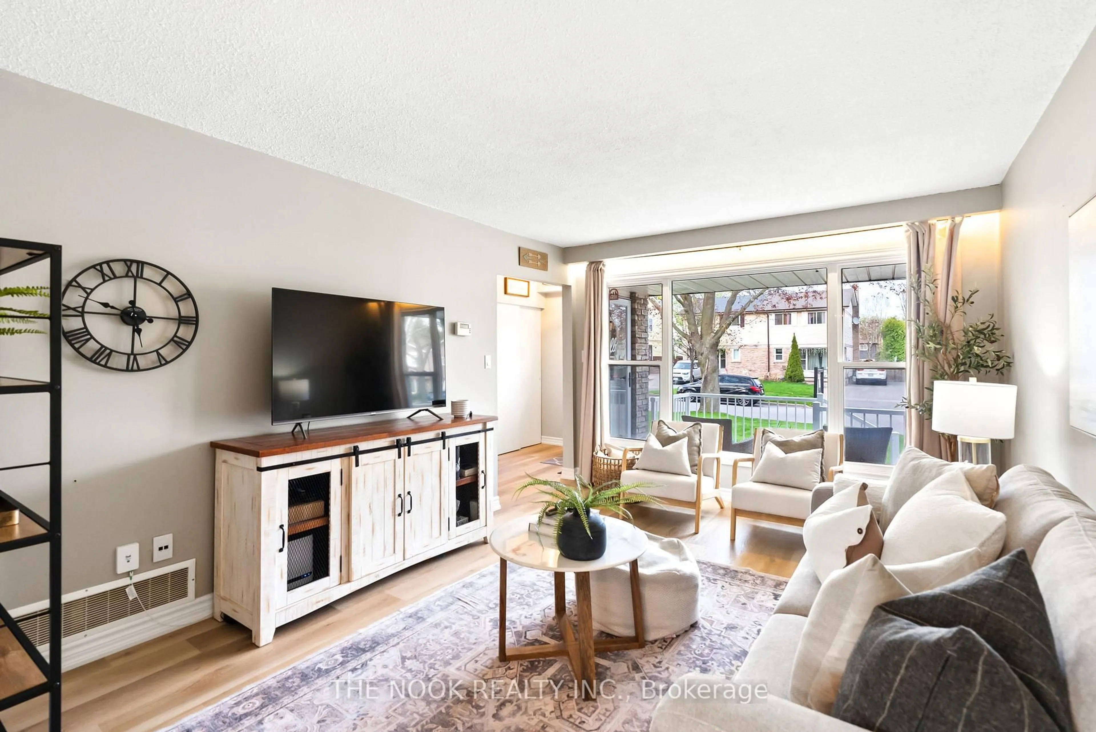Living room with furniture, unknown for 528 Lancelot Cres, Oshawa Ontario L1K 1K1
