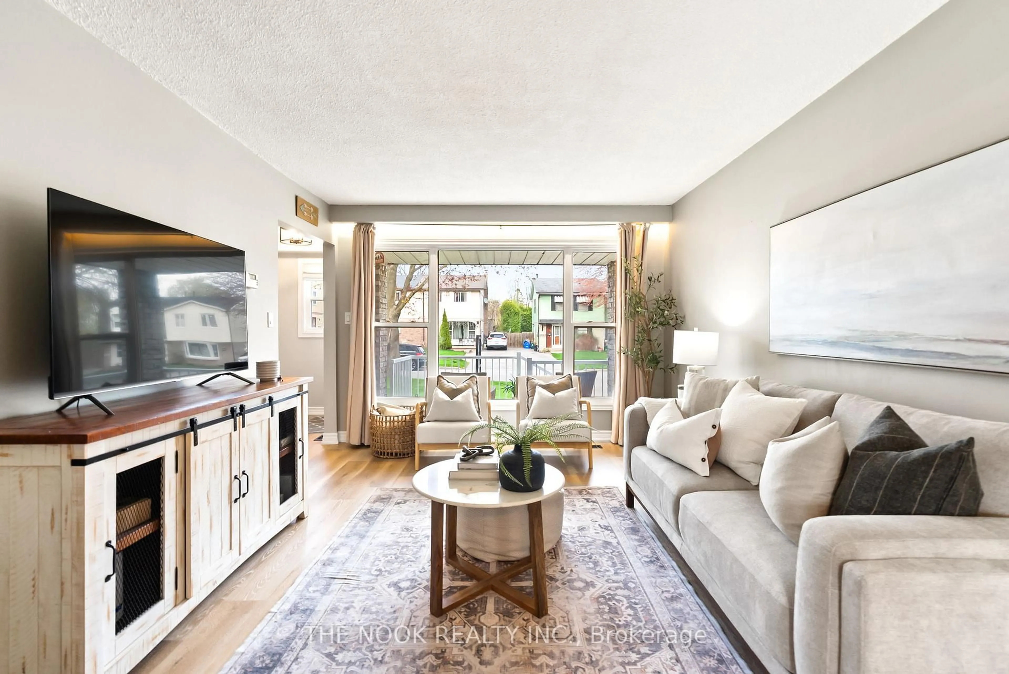 Living room with furniture, unknown for 528 Lancelot Cres, Oshawa Ontario L1K 1K1