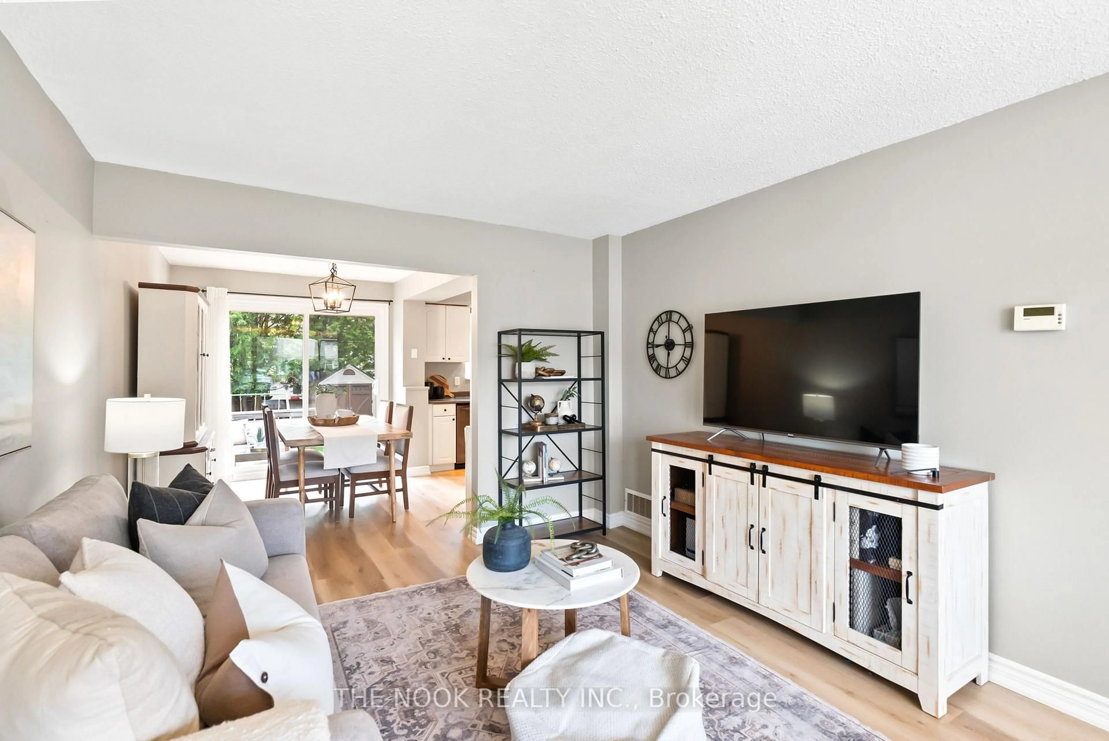 Living room with furniture, unknown for 528 Lancelot Cres, Oshawa Ontario L1K 1K1