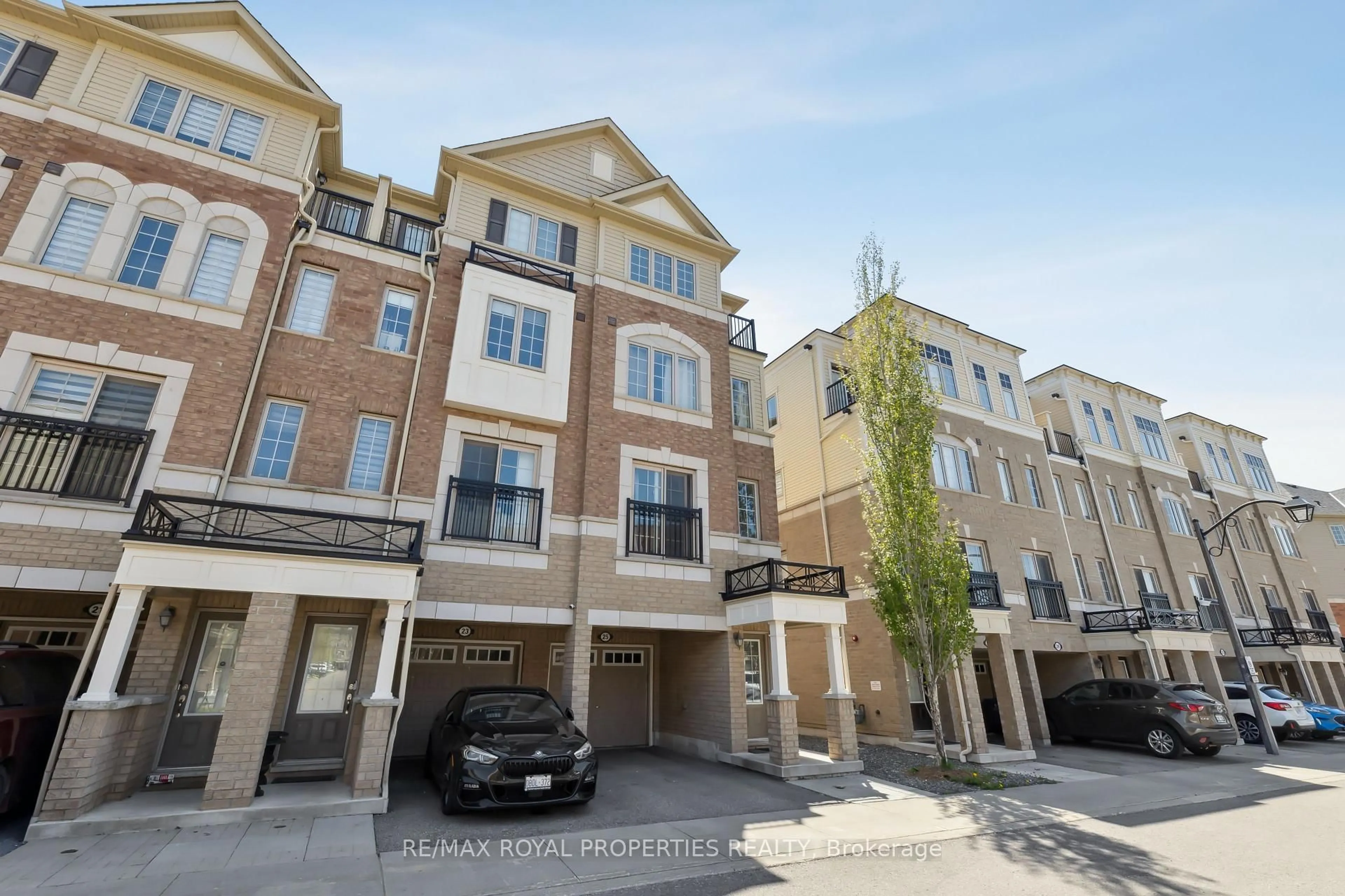 A pic from outside/outdoor area/front of a property/back of a property/a pic from drone, street for 25 Christabelle Path, Oshawa Ontario L1L 0L1