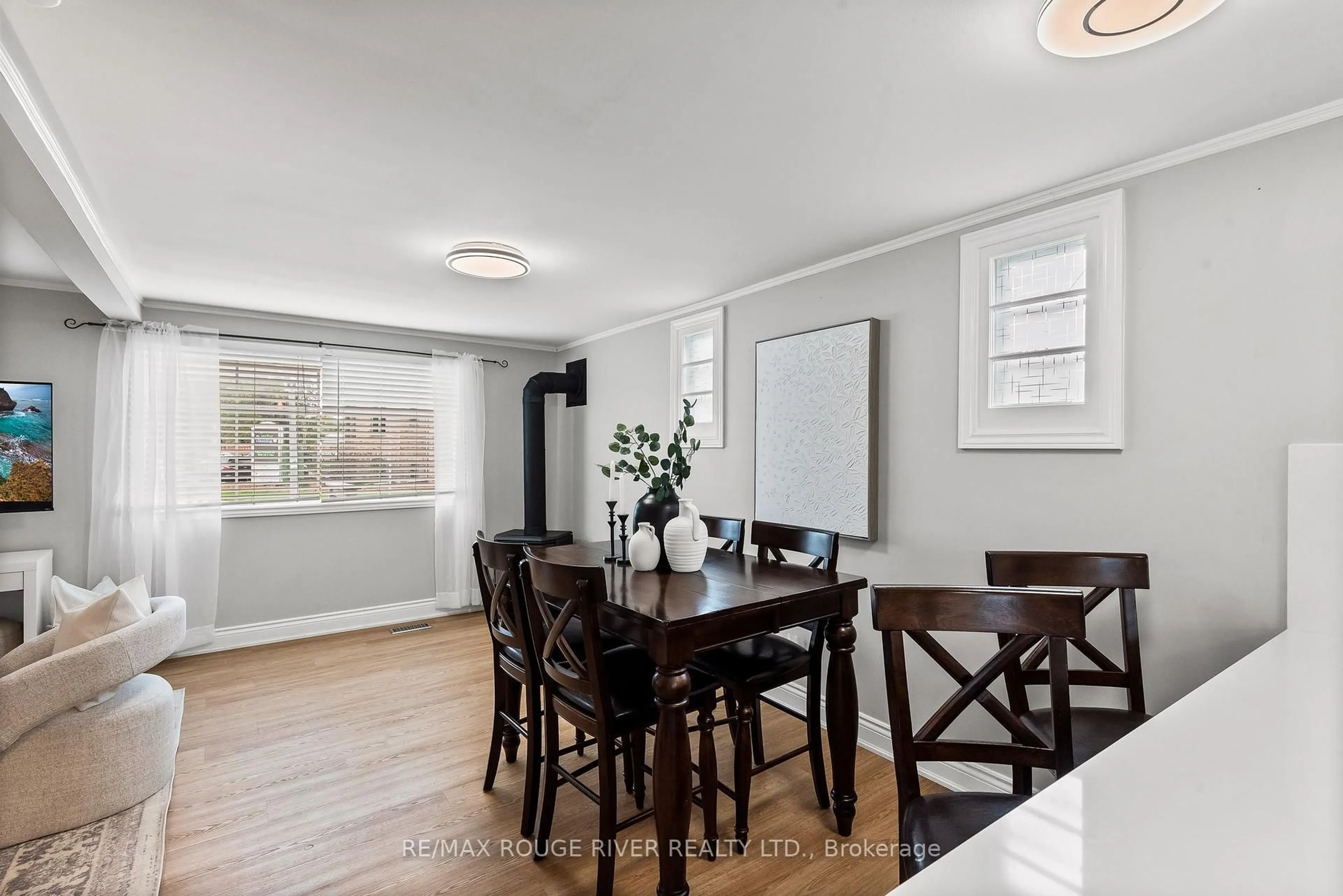 Dining room, wood/laminate floor for 61 Liberty St, Clarington Ontario L1C 2N6