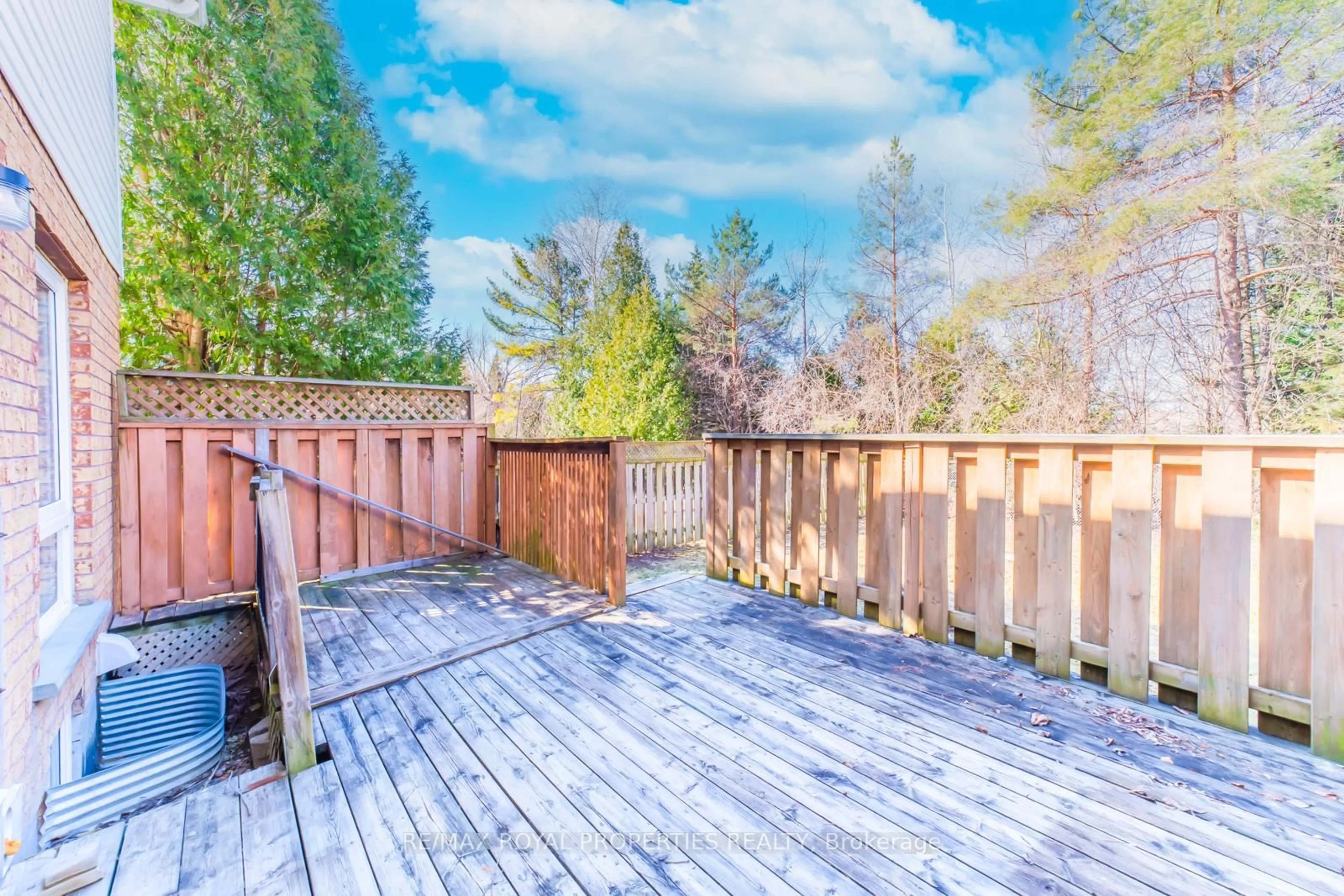Patio, forest/trees view for 1891 Dalhousie Cres, Oshawa Ontario L1G 8C4
