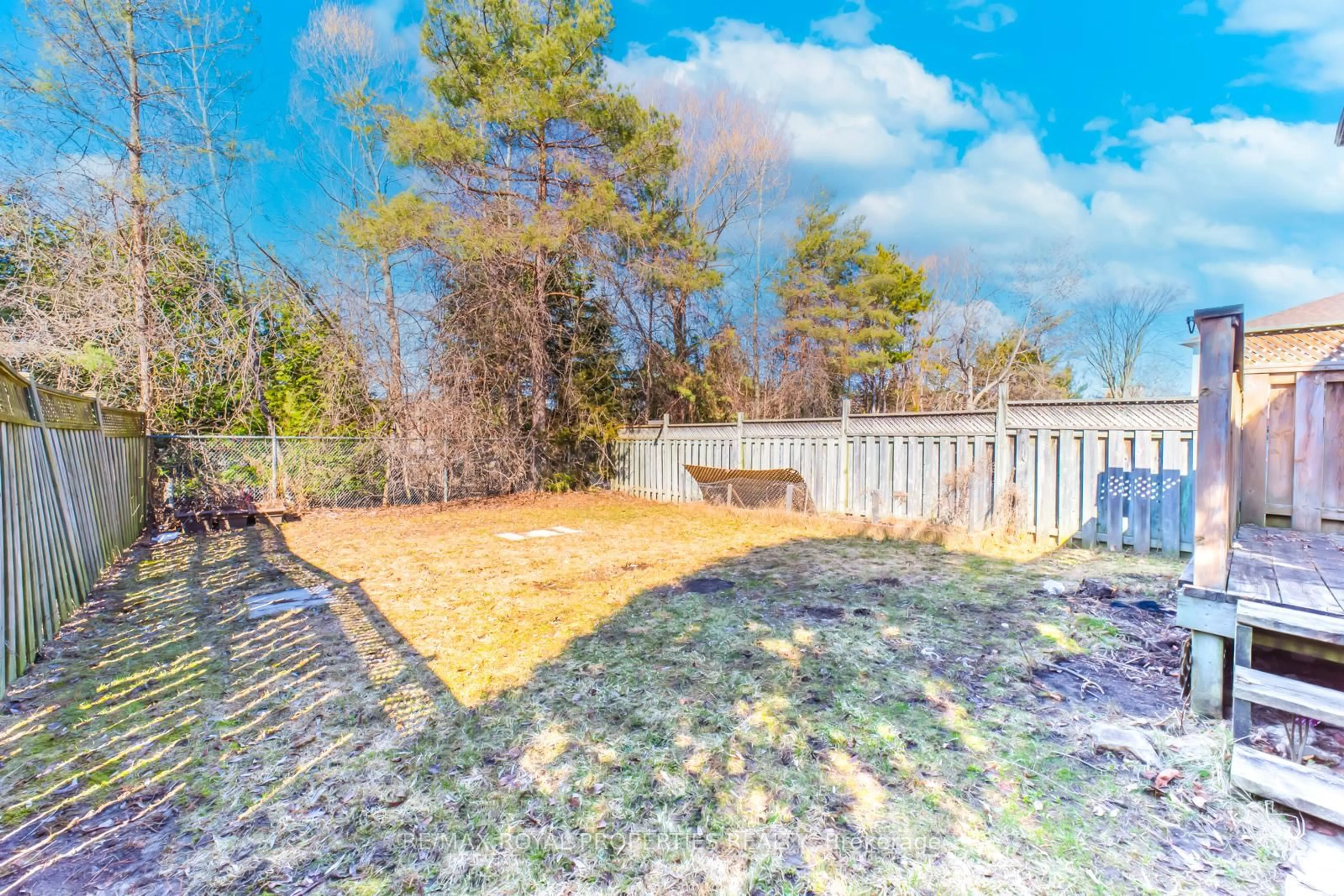 Patio, water/lake/river/ocean view for 1891 Dalhousie Cres, Oshawa Ontario L1G 8C4
